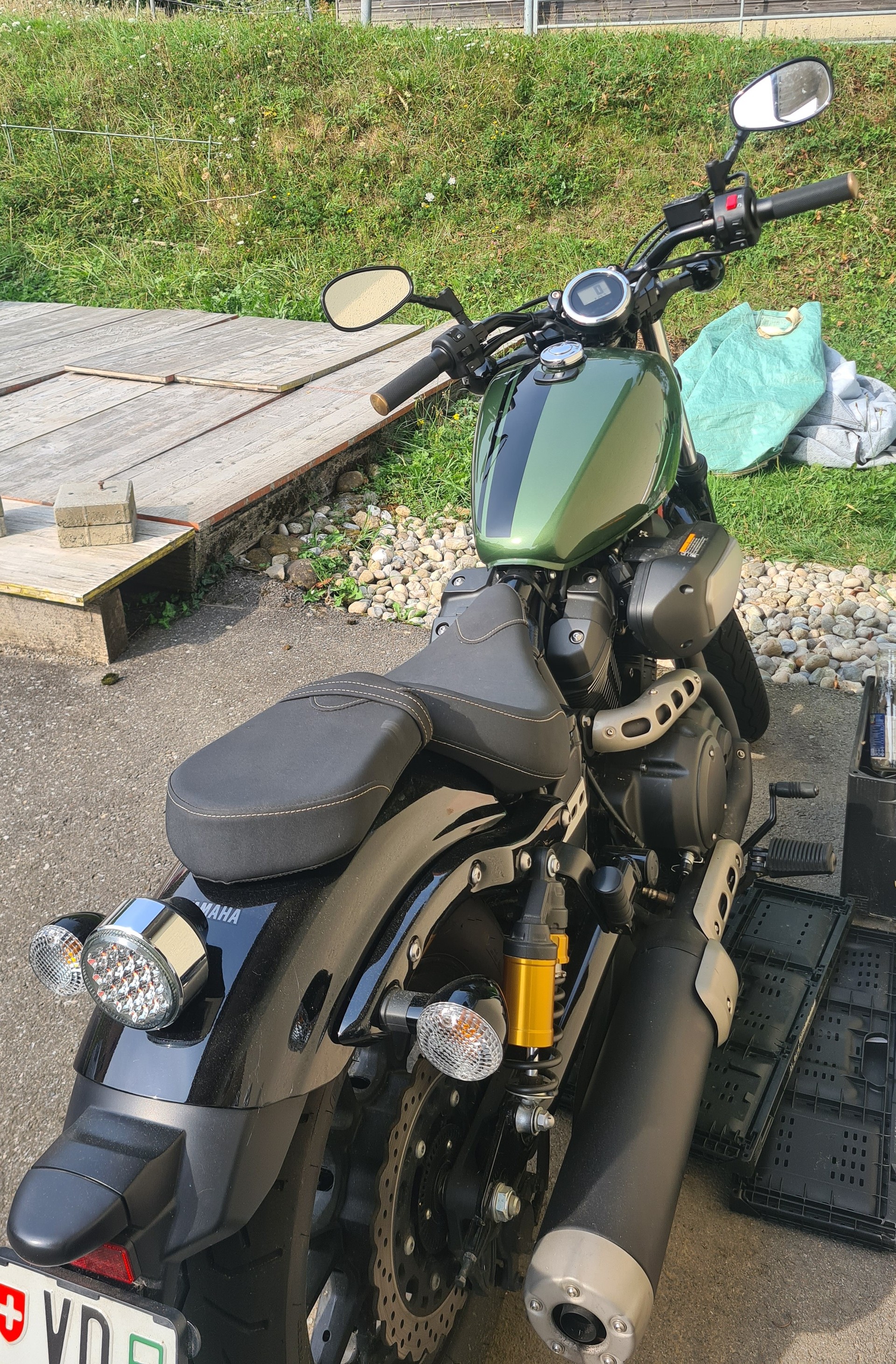 YAMAHA XV 950 R ABS-image-2