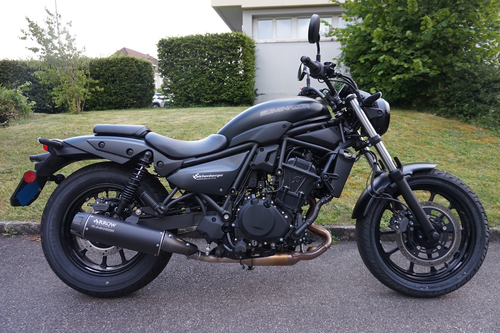 KAWASAKI Eliminator 500 ABS mit Arrow Auspuff-showroom-element-2