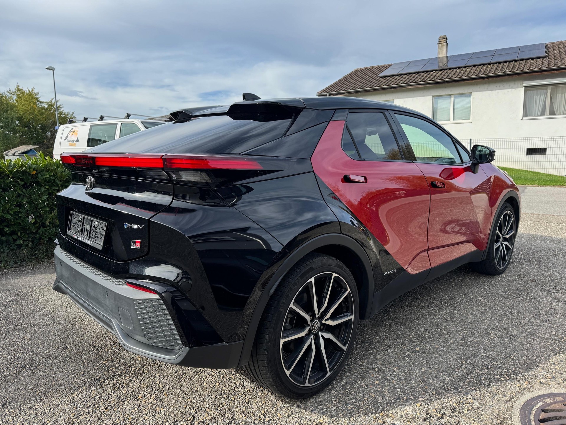TOYOTA C-HR 2.0 HEV GR Sport Premiere 4x4-image-2