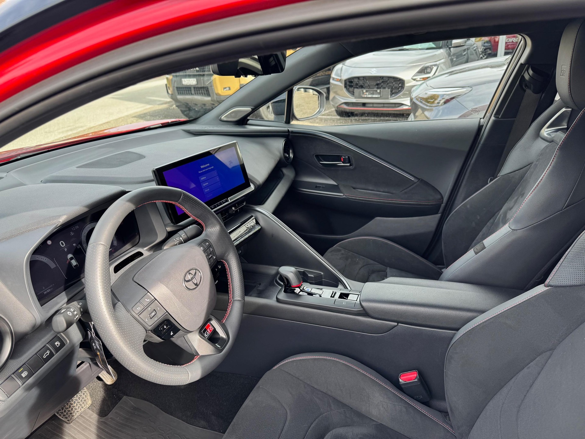 TOYOTA C-HR 2.0 HEV GR Sport Premiere 4x4-image-4