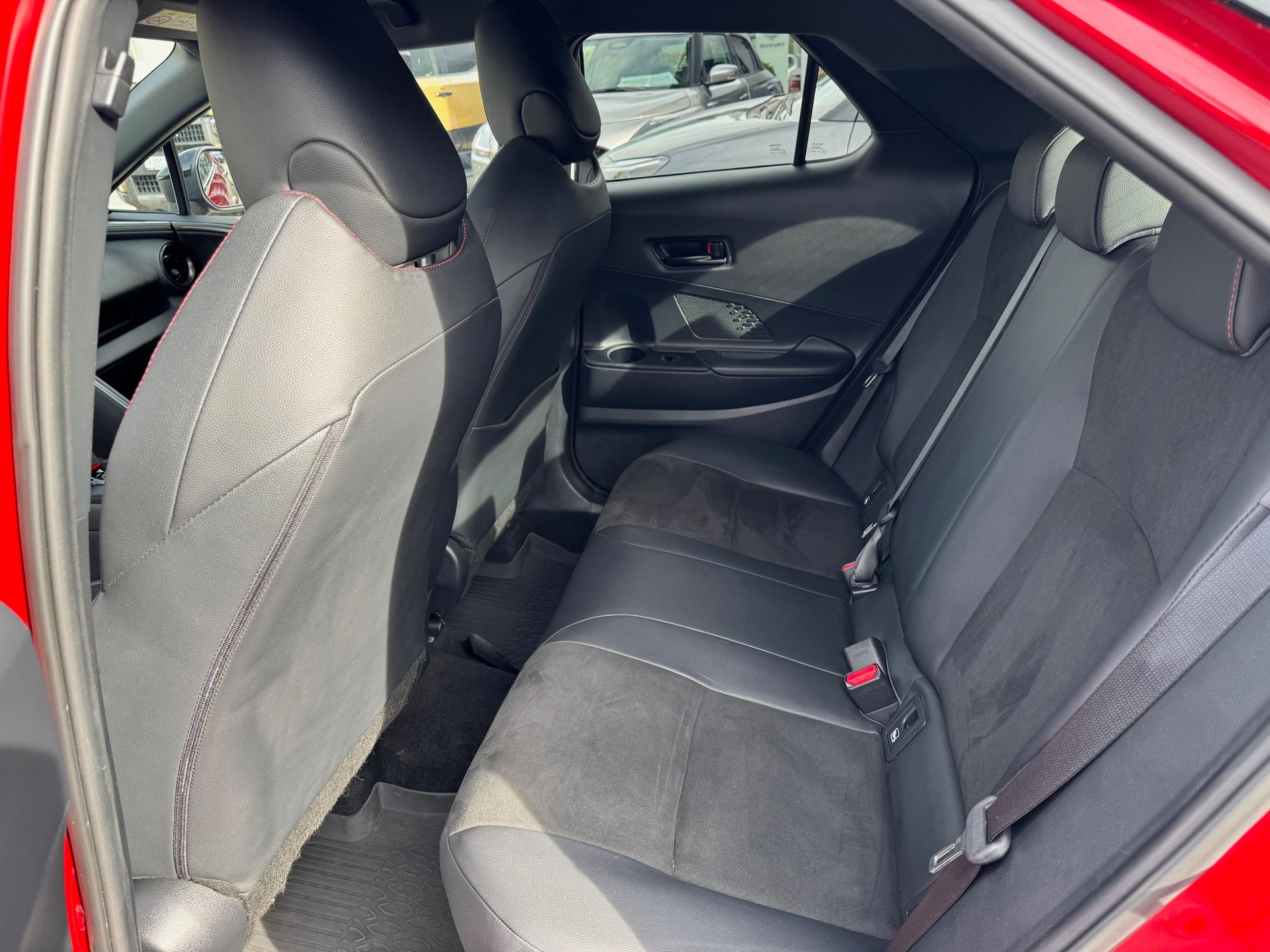TOYOTA C-HR 2.0 HEV GR Sport Premiere 4x4-image-5