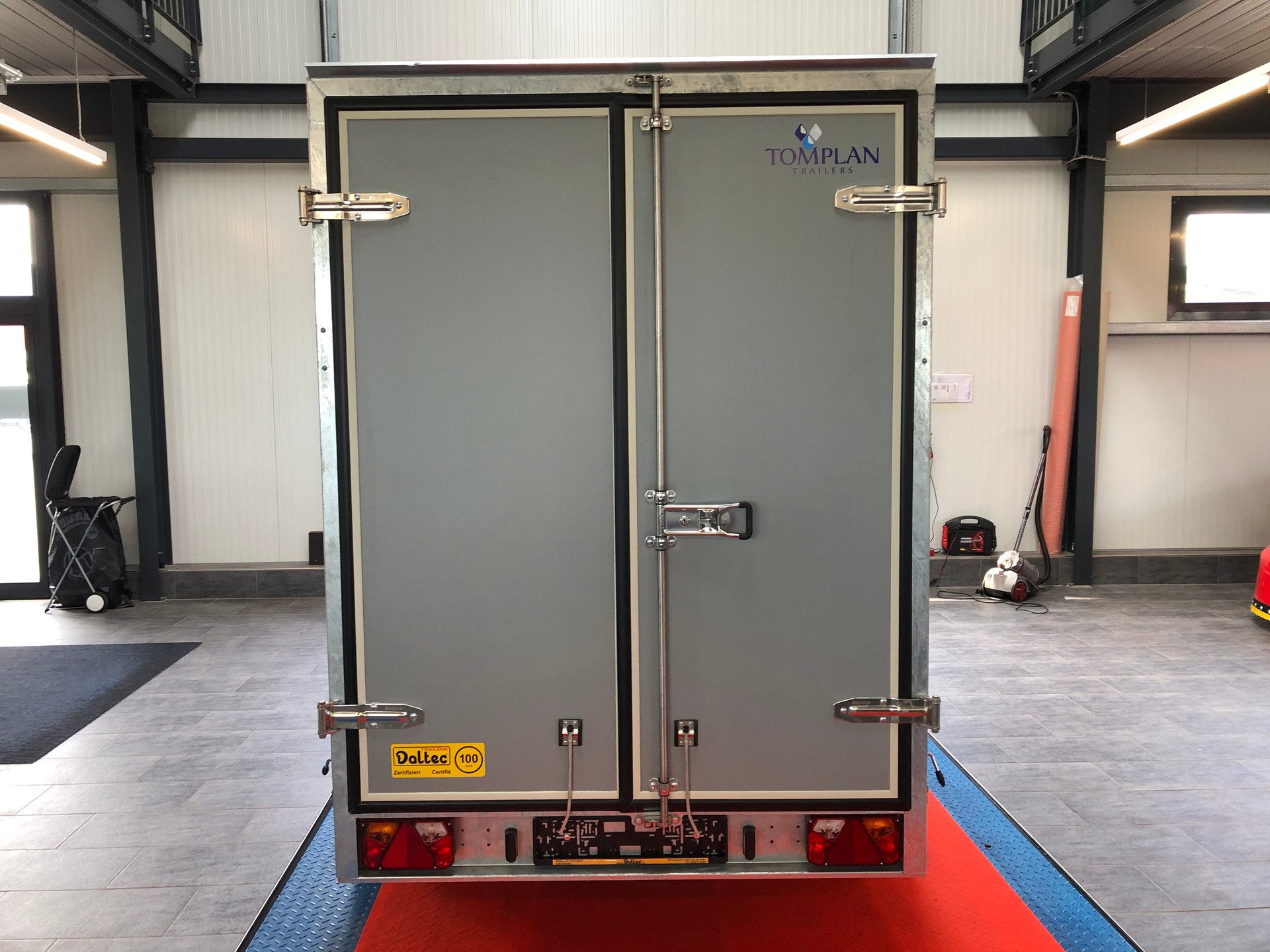 TOMPLAN T3500T 2700 Flügel+Servicetüre-showroom-element-3