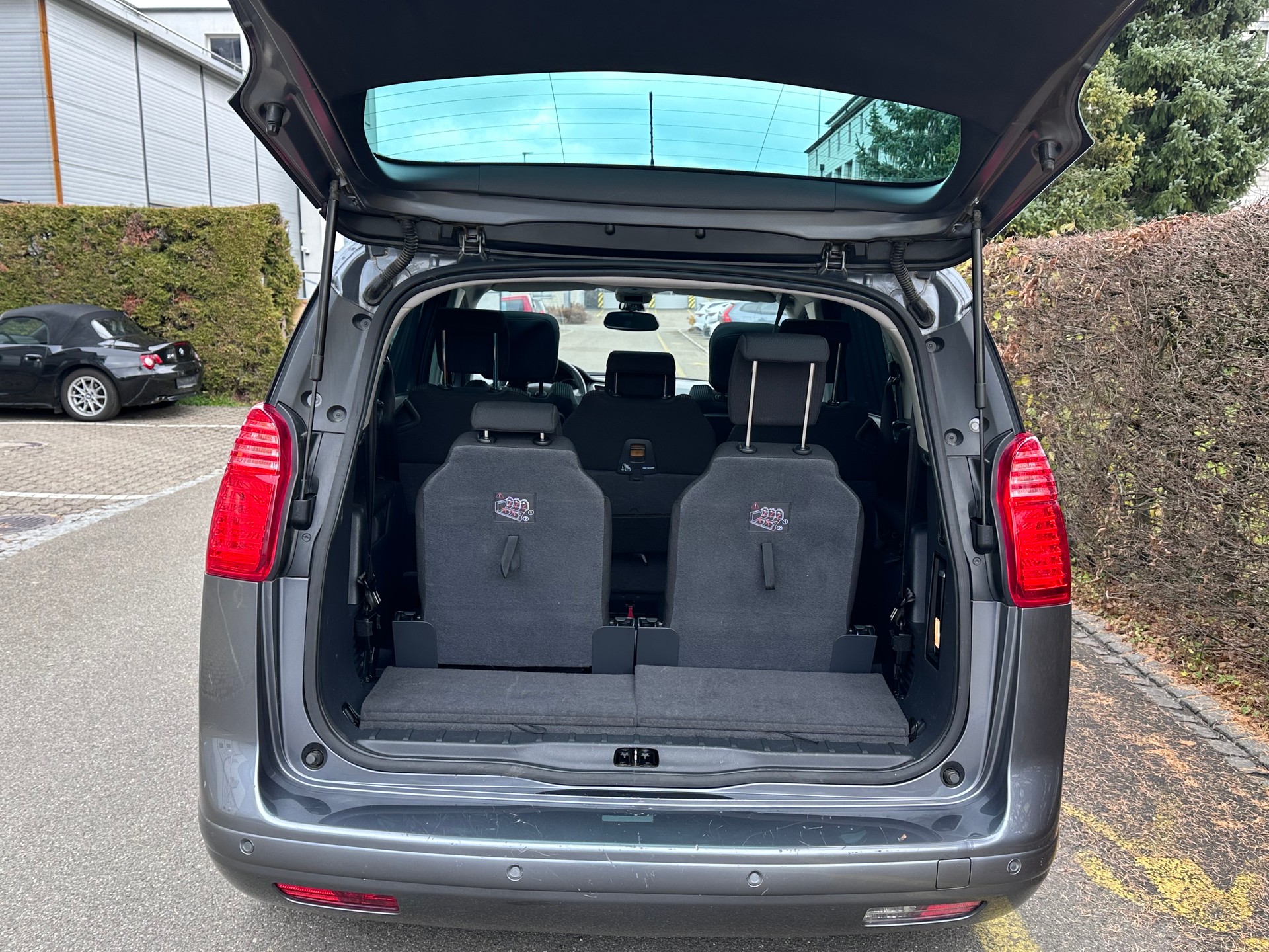 PEUGEOT 5008-image-14