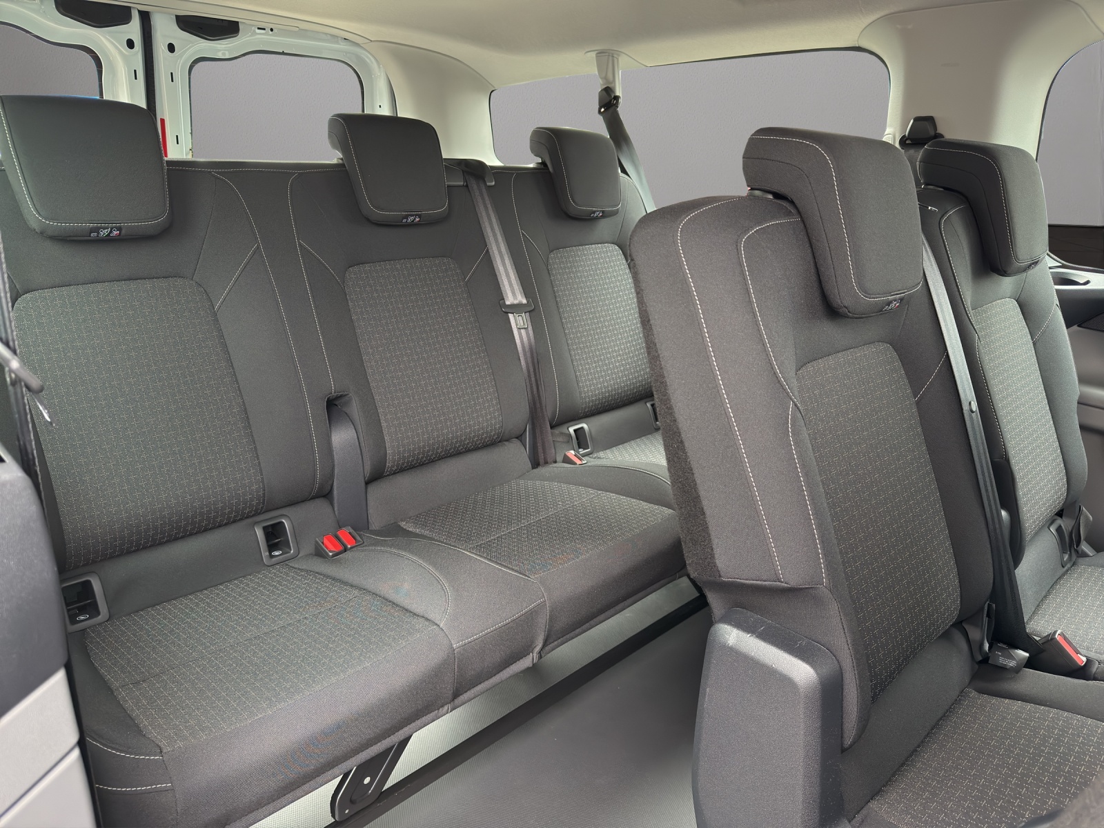 FORD Transit Custom Combi 320 L2H1 Trend Automat-image-17