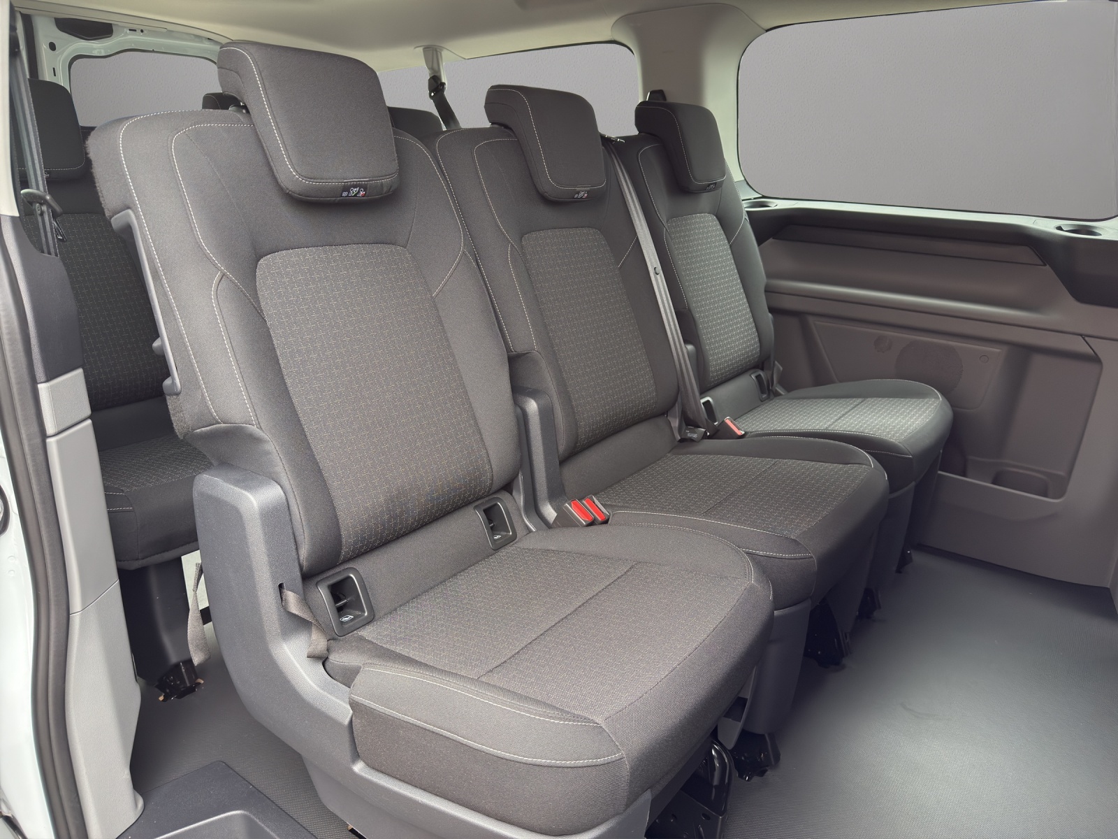 FORD Transit Custom Combi 320 L2H1 Trend Automat-image-12