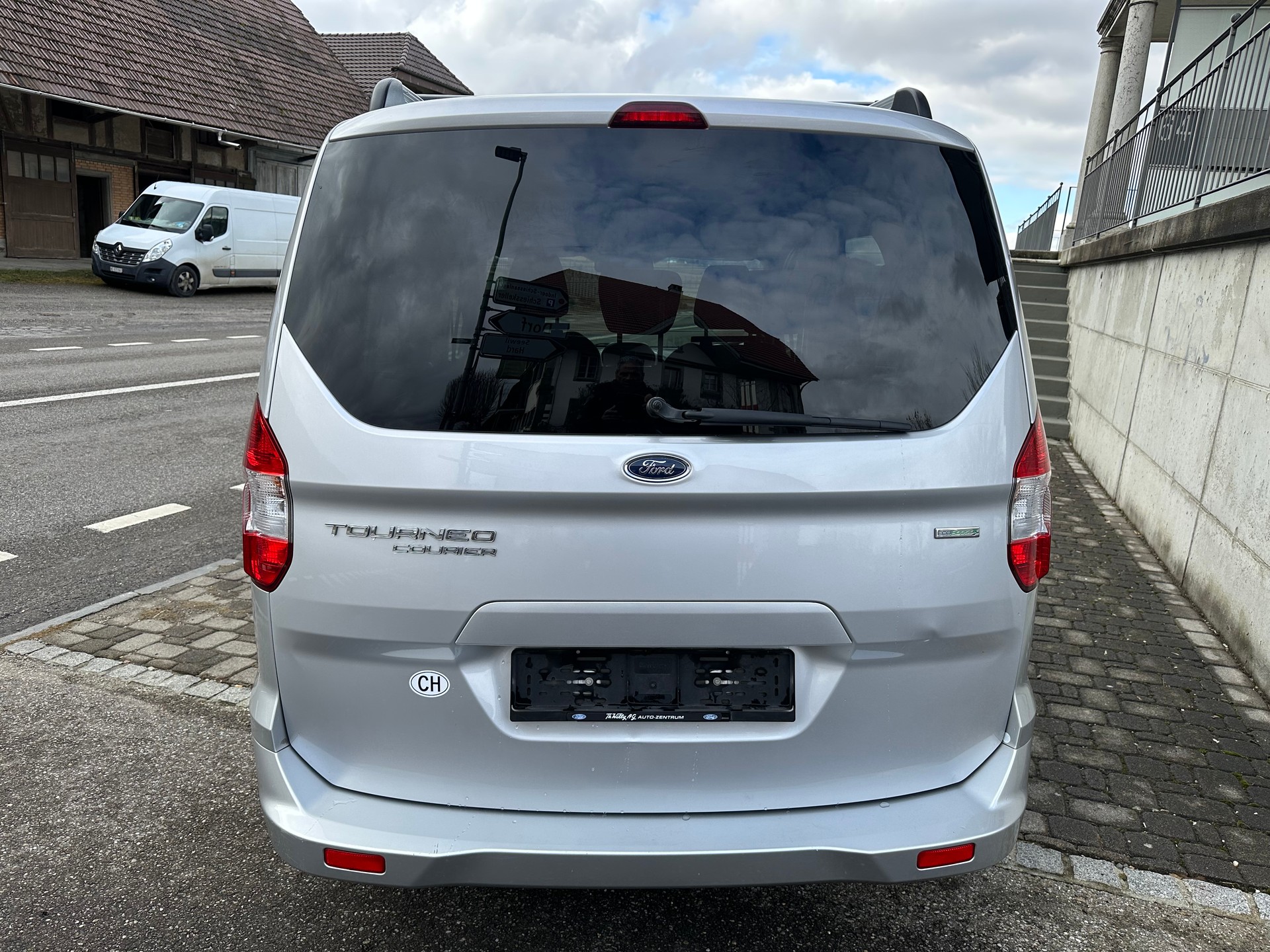 FORD Tourneo Courier 1.0 SCTi Ambiente-image-4