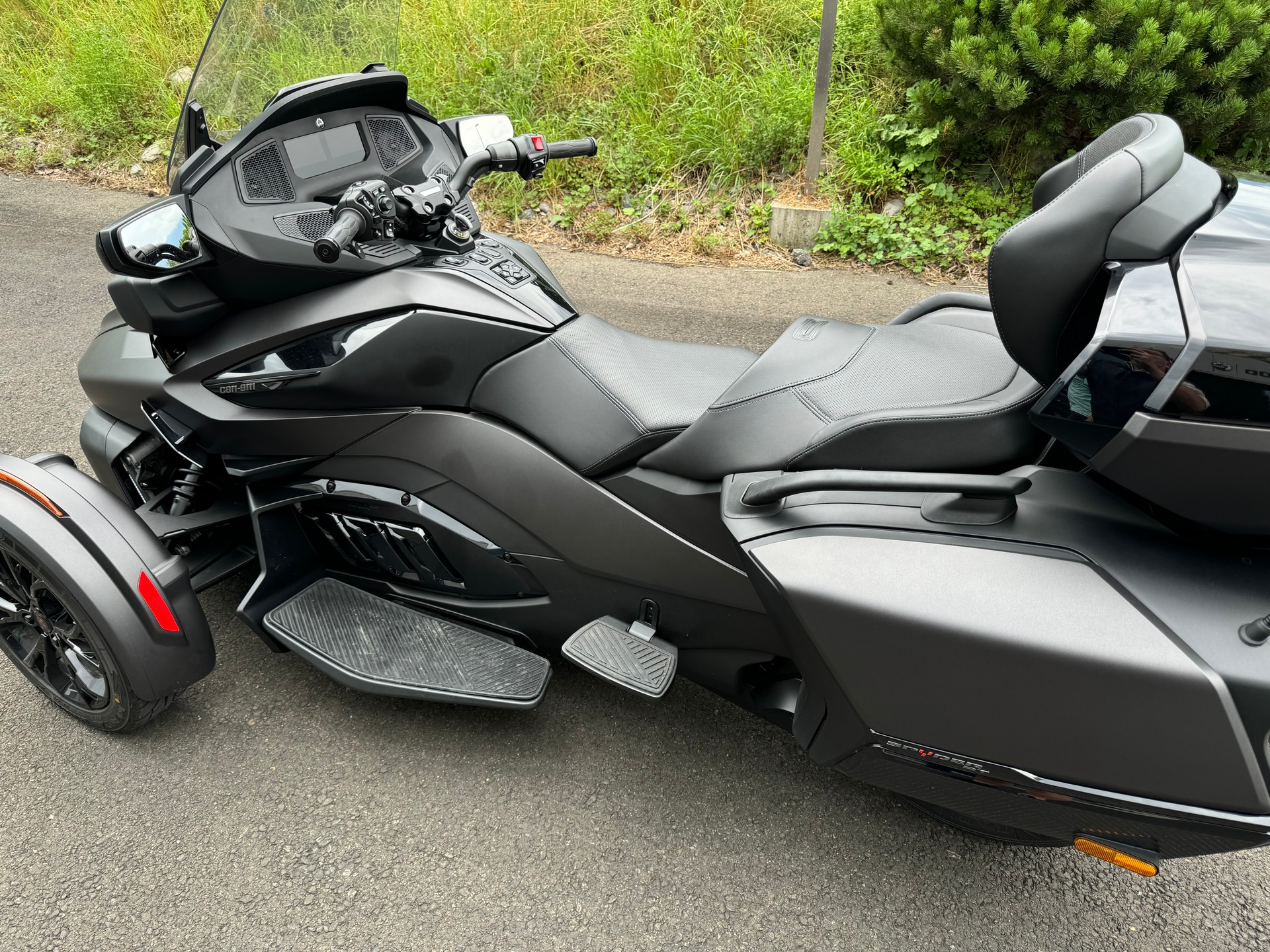 CAN-AM Spyder RT-LTD Dark Edition SE6-image-4