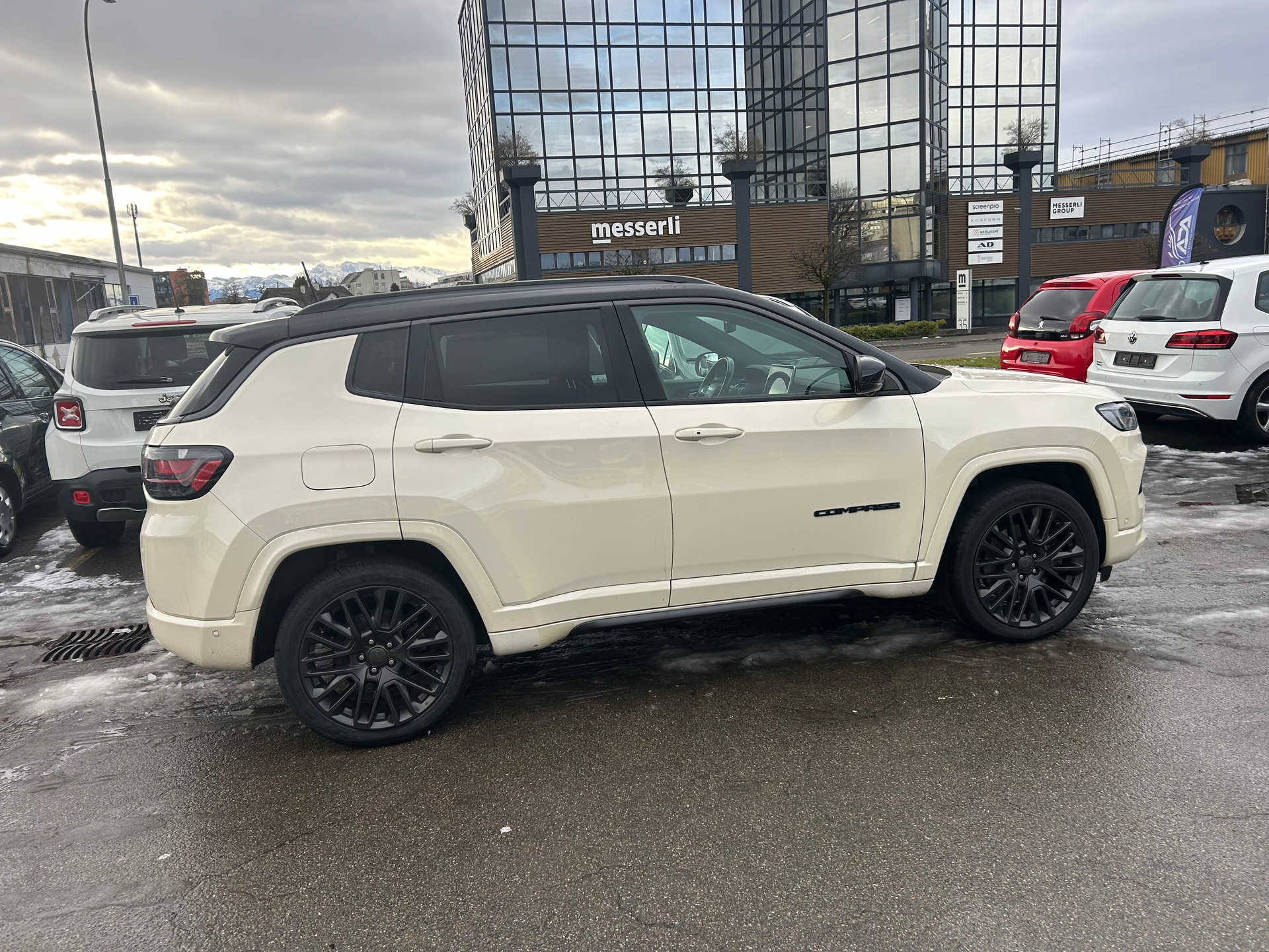 JEEP Compass 1.3 T PHEV S AWD-image-9