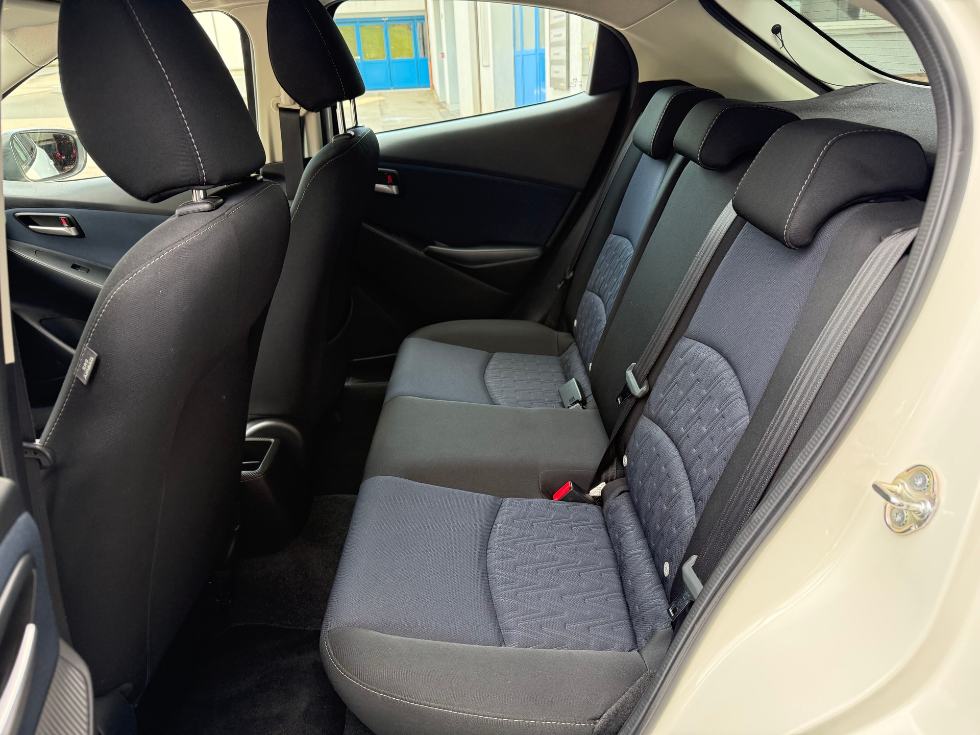 MAZDA 2 1.5i 16V Skyactiv-G Ambition-image-13