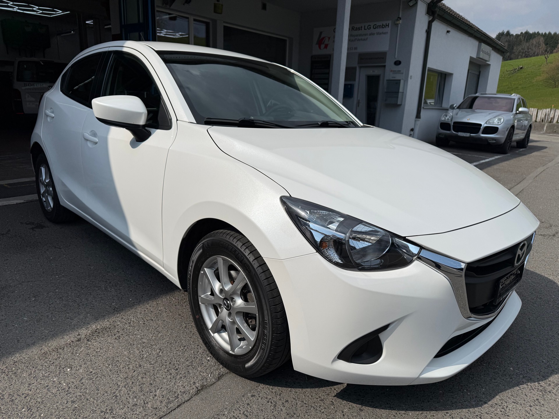 MAZDA 2 1.5i 16V Skyactiv-G Ambition-showroom-element-1