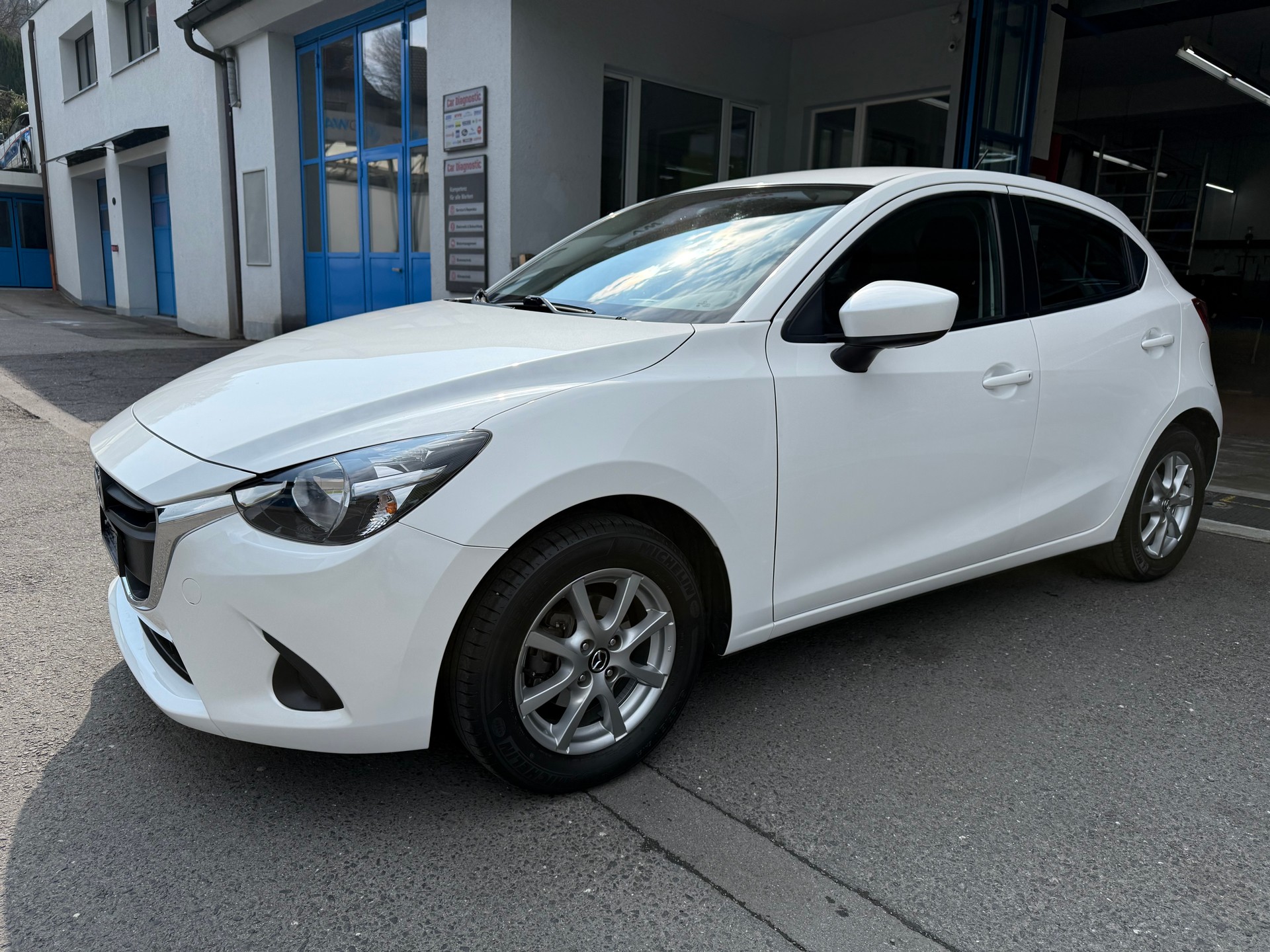 MAZDA 2 1.5i 16V Skyactiv-G Ambition-showroom-element-3
