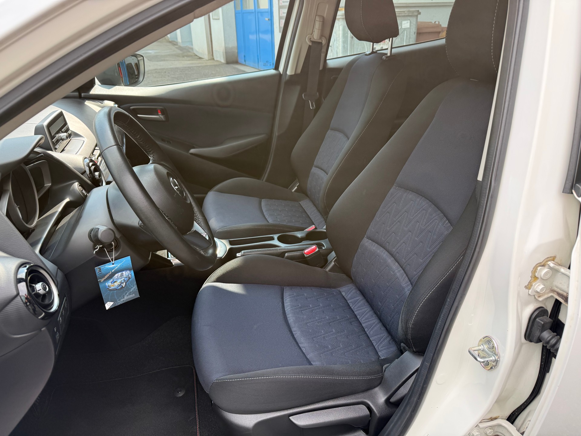 MAZDA 2 1.5i 16V Skyactiv-G Ambition-image-12