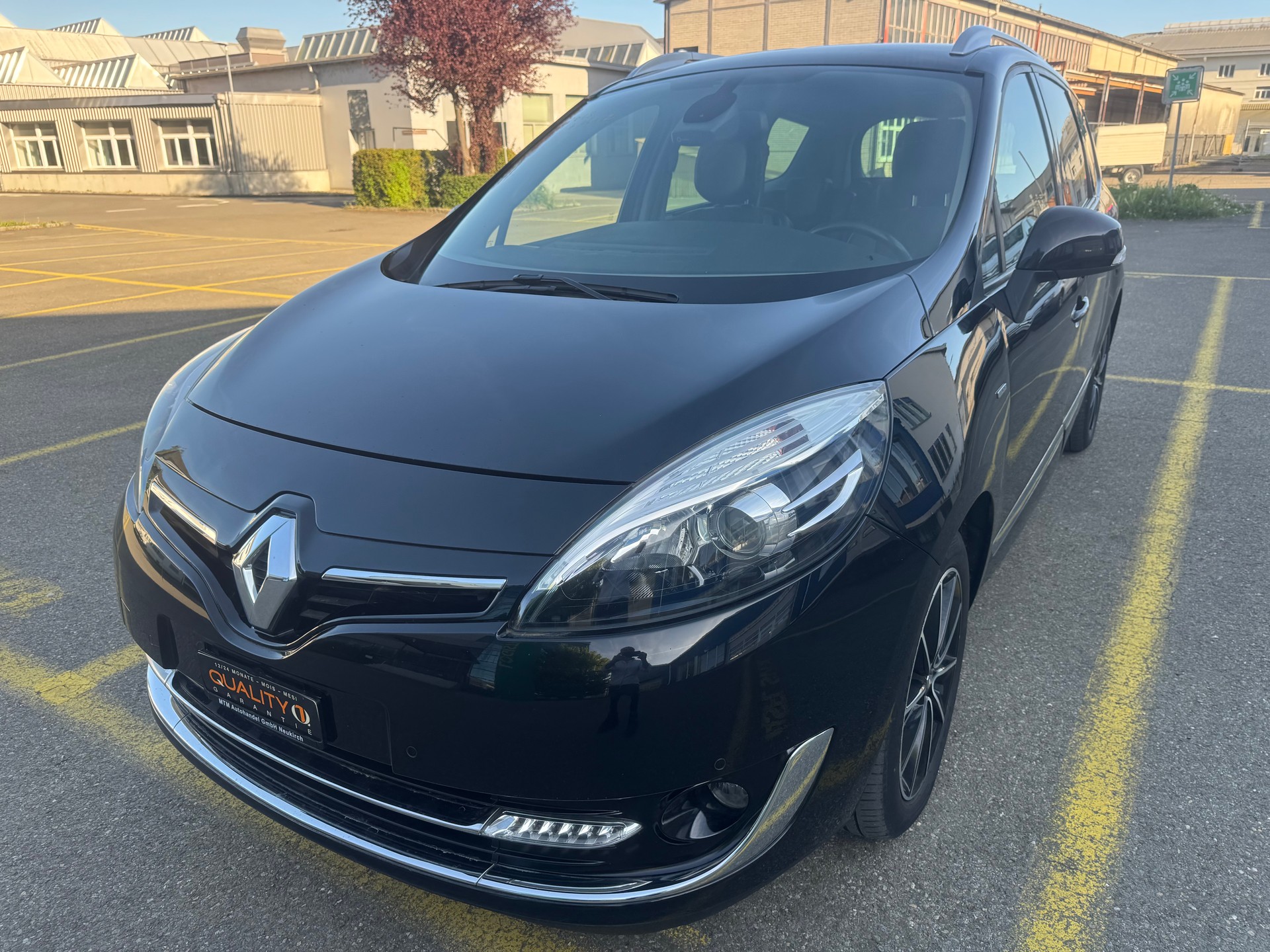 RENAULT Grand Scénic 1.2 16V Turbo Bose Edition-image-6