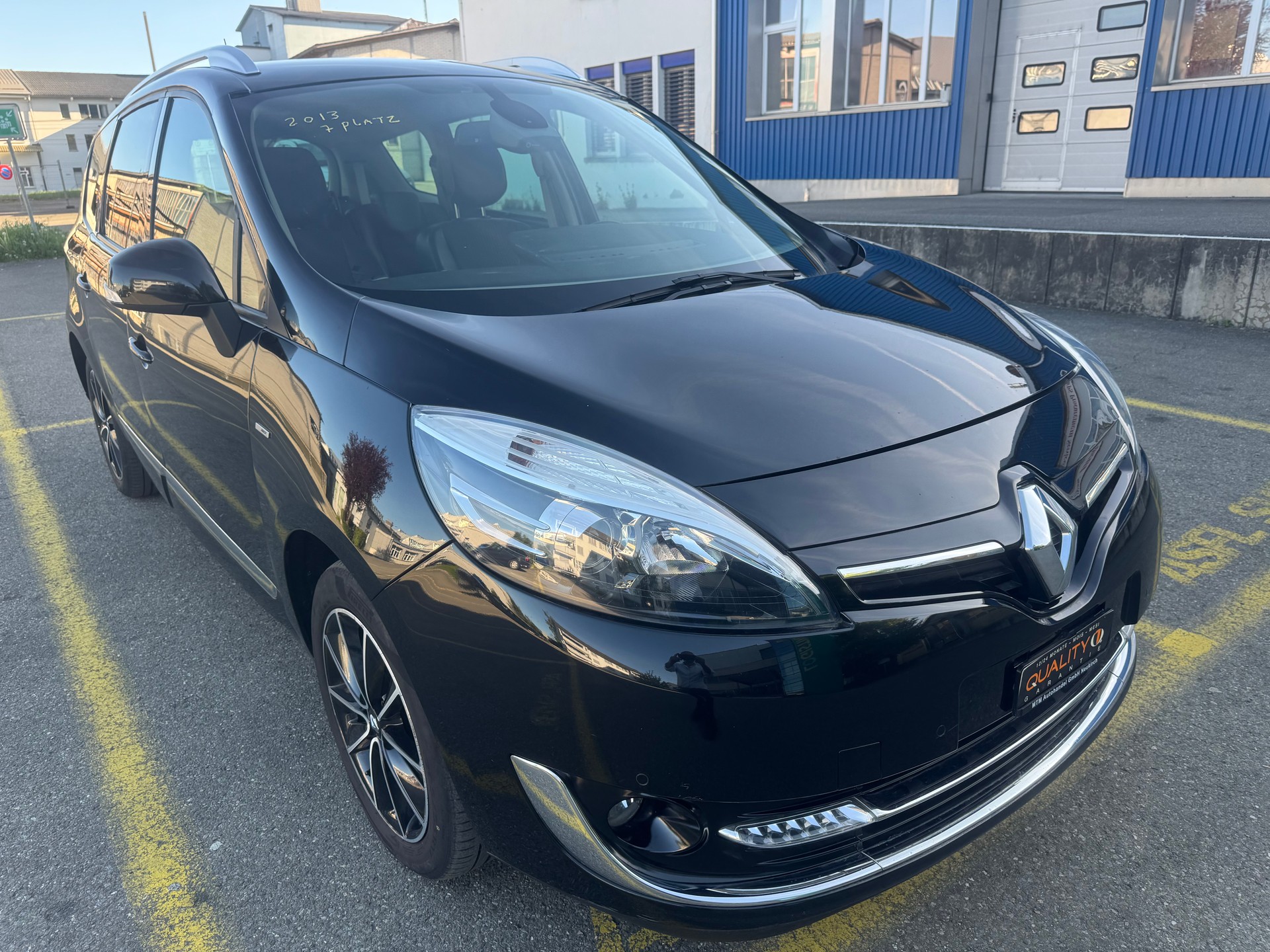 RENAULT Grand Scénic 1.2 16V Turbo Bose Edition-image-2