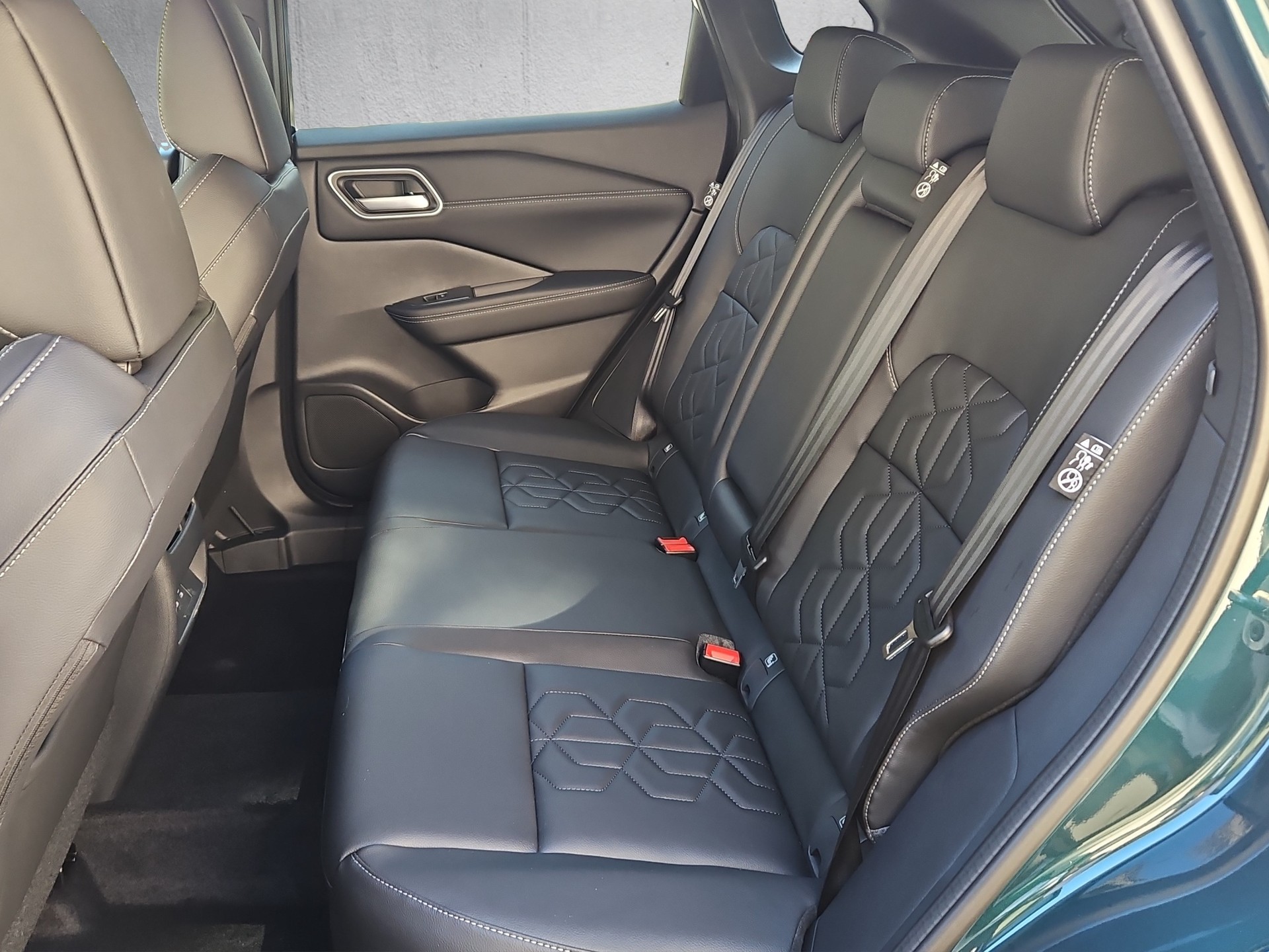 NISSAN Qashqai 1.3 MHEV Tekna 4x4-image-10