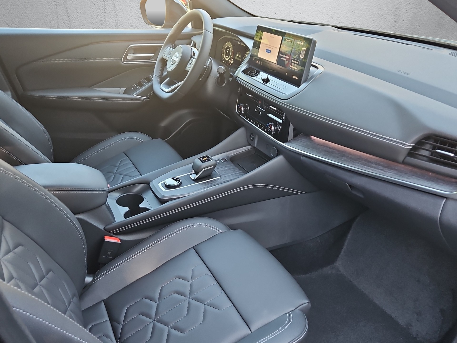 NISSAN Qashqai 1.3 MHEV Tekna 4x4-image-18