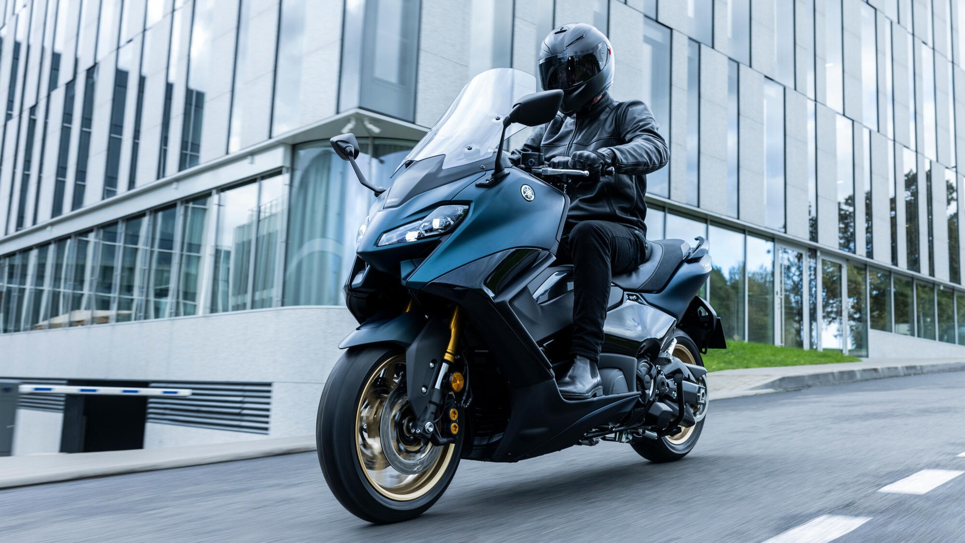 YAMAHA T-MAX XP TechMax-image-10