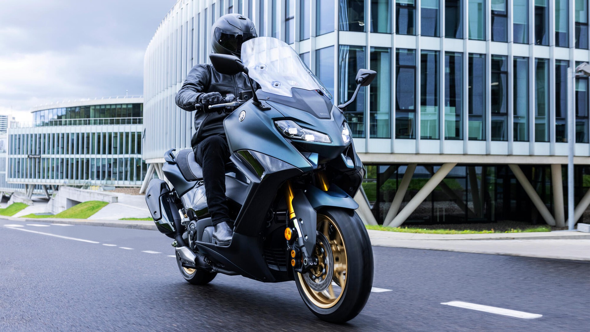 YAMAHA T-MAX XP TechMax-image-11