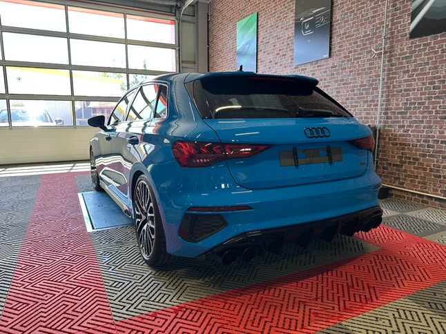 AUDI A3 Sportback 40 TFSI S line quattro S-tronic-image-2