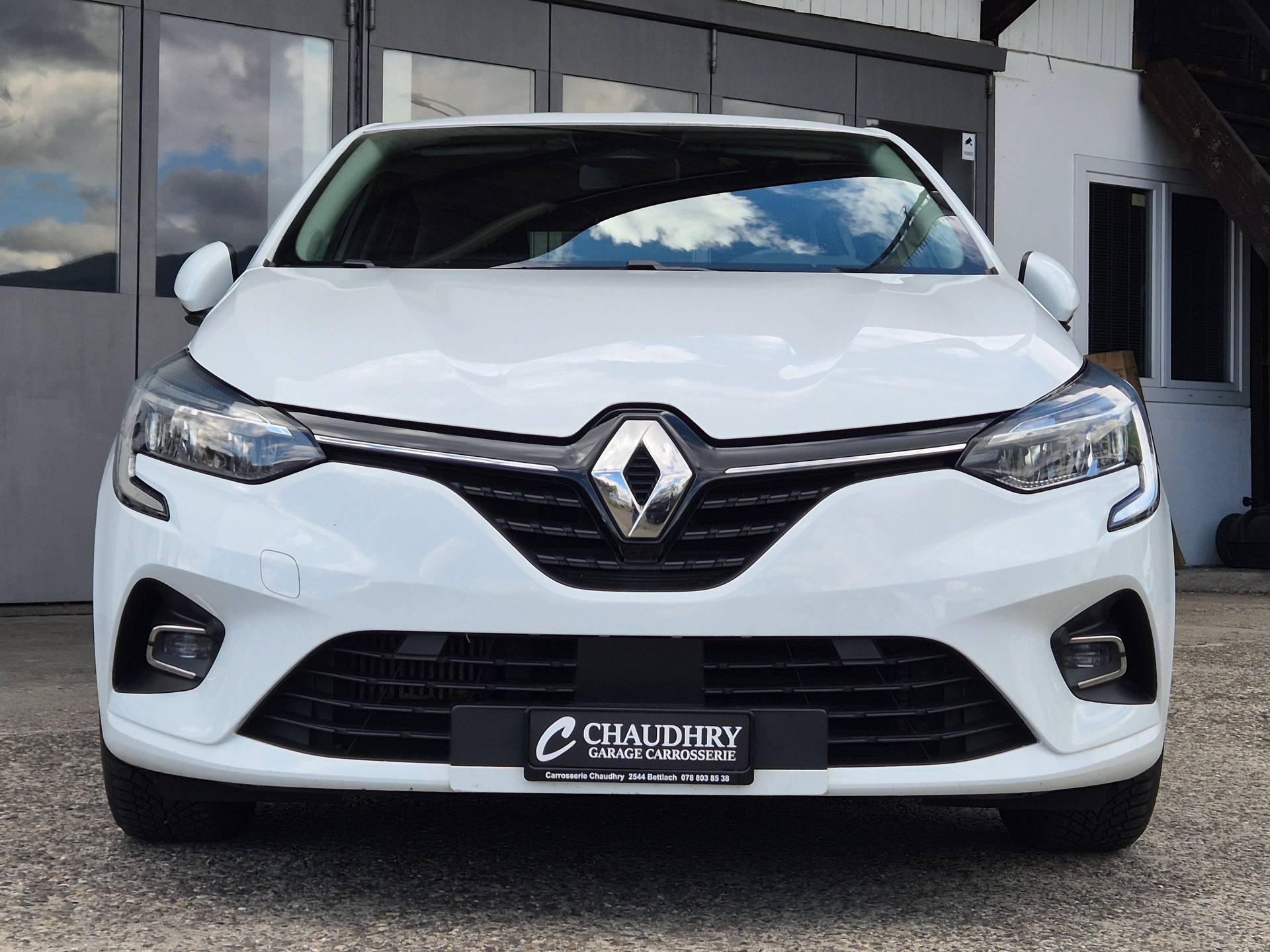 RENAULT Clio 1.0 Business-showroom-element-1