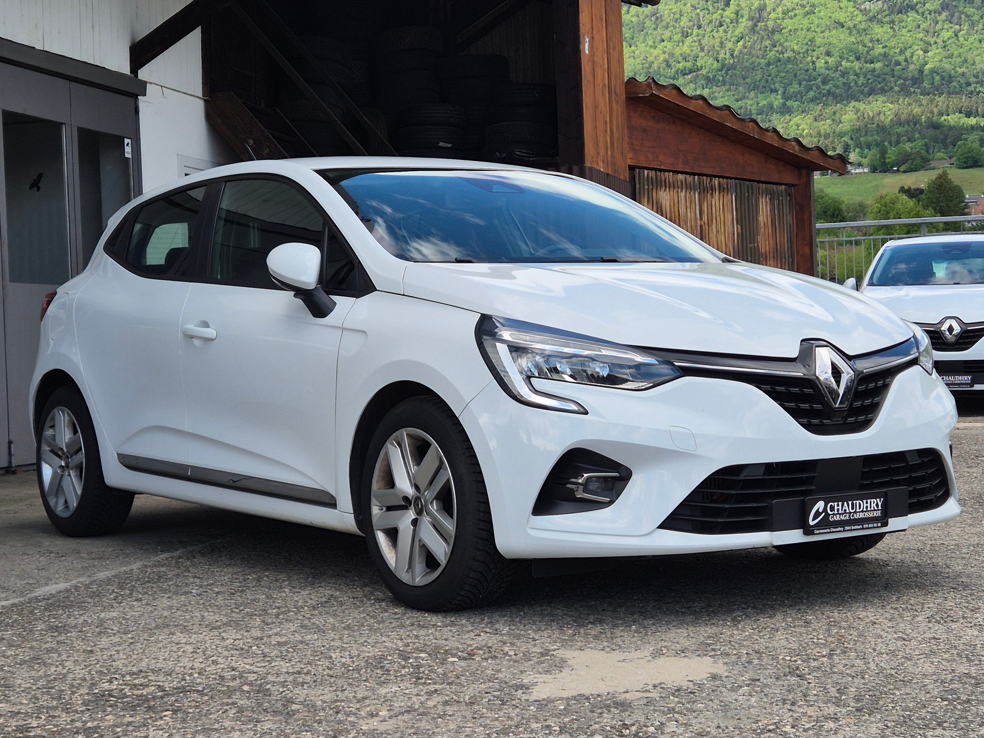 RENAULT Clio 1.0 Business-showroom-element-3