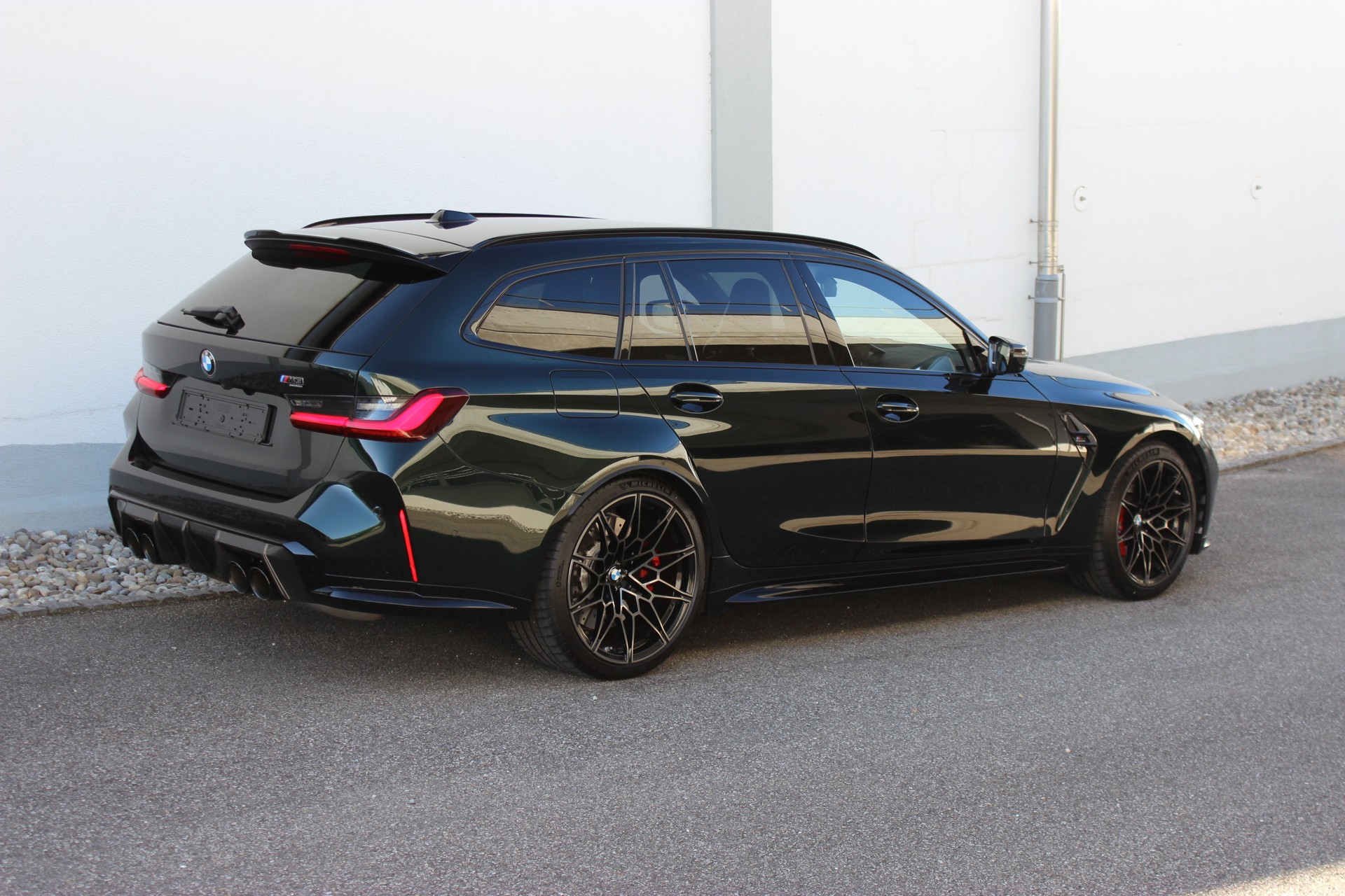 BMW M3 Touring xDrive Competition M CARBON EXTERIEURPAKET Sonderlackierung*DARK EMERALD GREEN METALLIC*-image-5