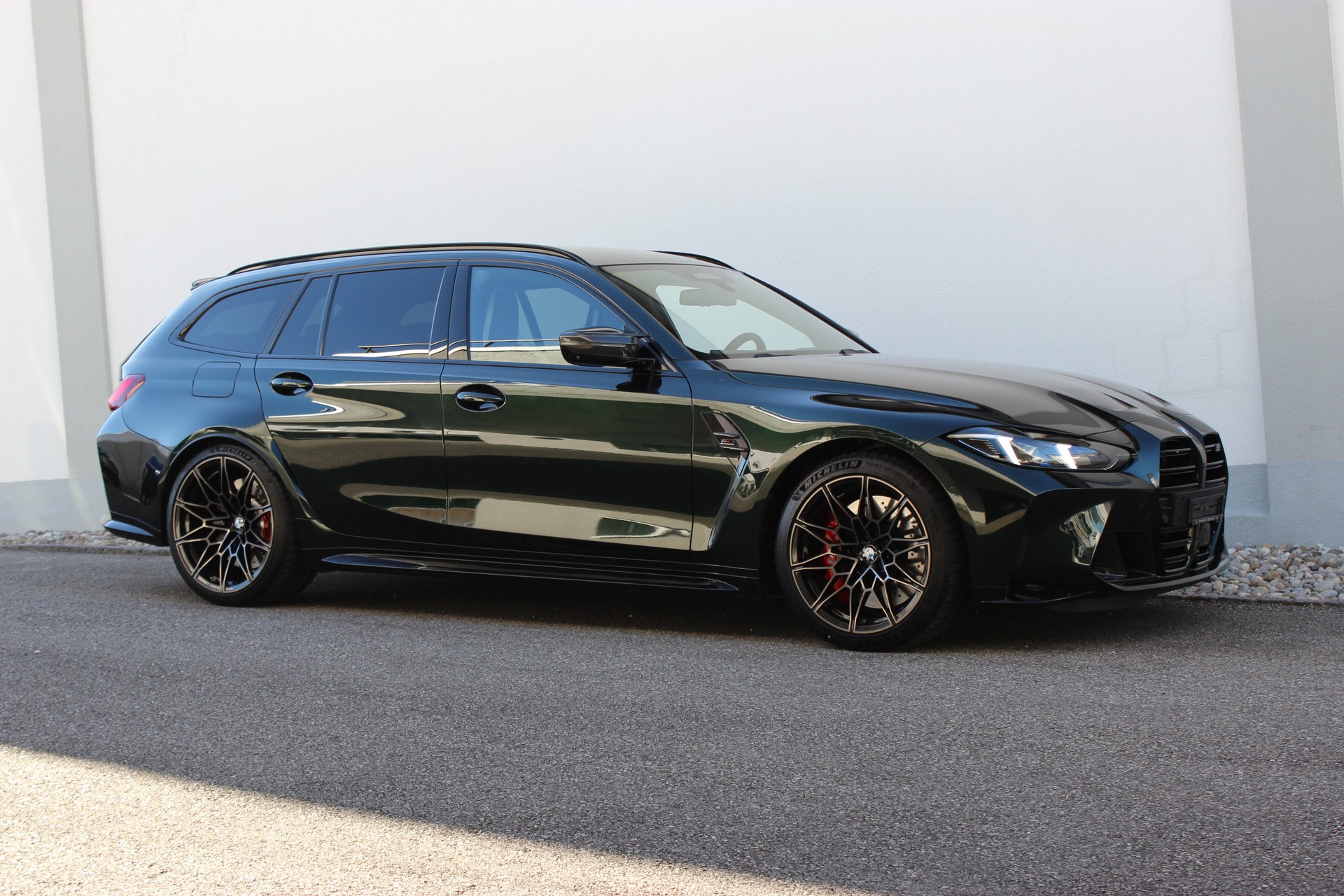 BMW M3 Touring xDrive Competition M CARBON EXTERIEURPAKET Sonderlackierung*DARK EMERALD GREEN METALLIC*-image-4