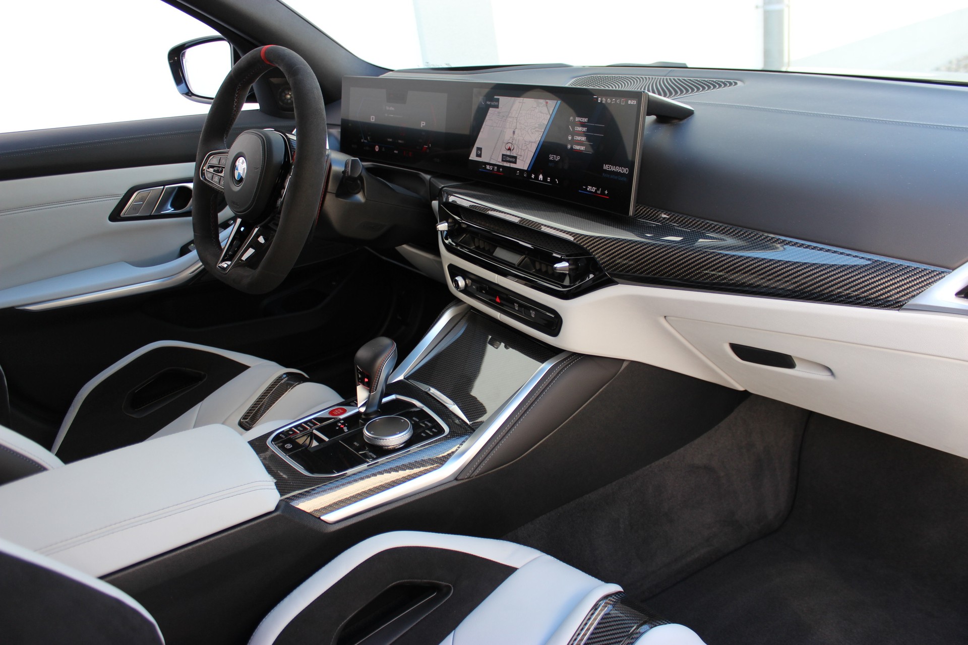 BMW M3 Touring xDrive Competition M CARBON EXTERIEURPAKET Sonderlackierung*DARK EMERALD GREEN METALLIC*-showroom-element-1