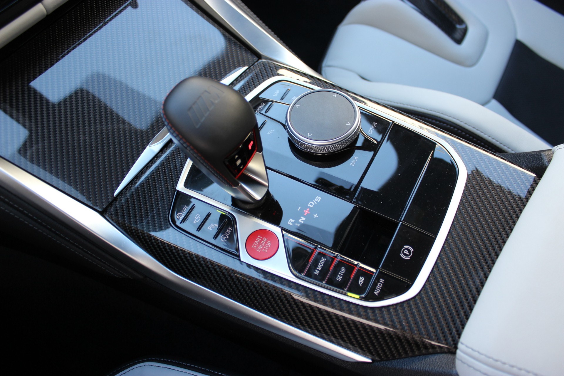 BMW M3 Touring xDrive Competition M CARBON EXTERIEURPAKET Sonderlackierung*DARK EMERALD GREEN METALLIC*-image-8