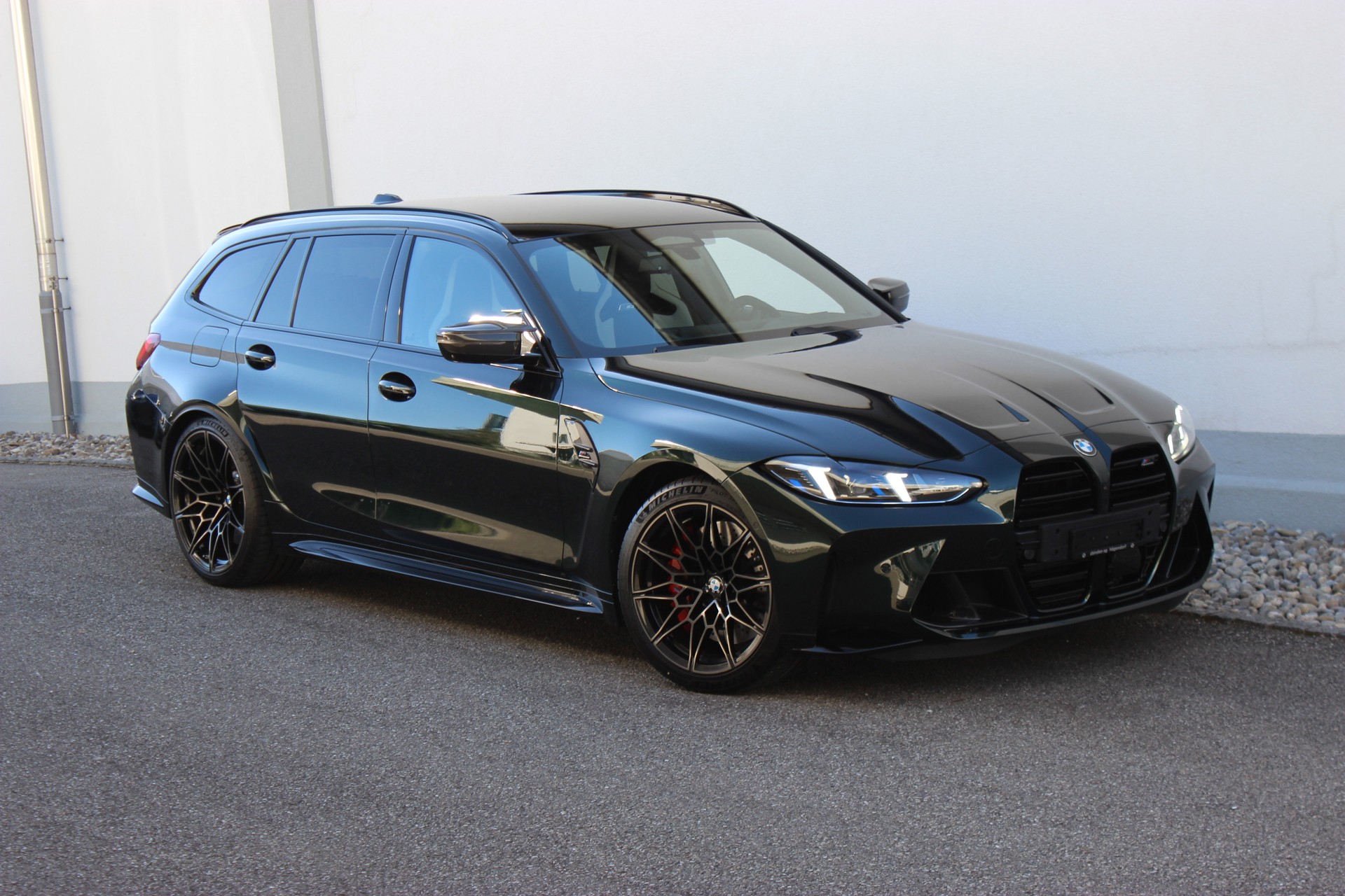 BMW M3 Touring xDrive Competition M CARBON EXTERIEURPAKET Sonderlackierung*DARK EMERALD GREEN METALLIC*-showroom-element-2
