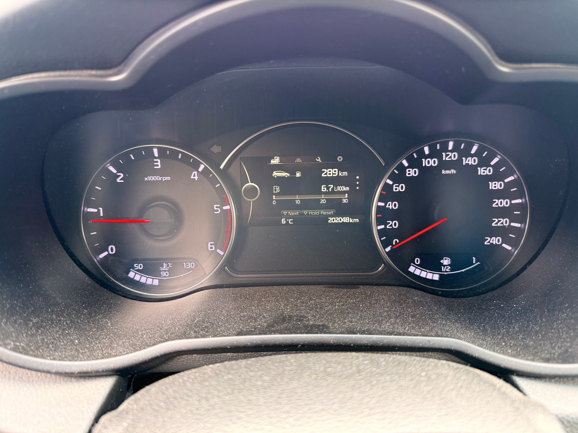 KIA Carens 1.7 CRDi Trend-image-7