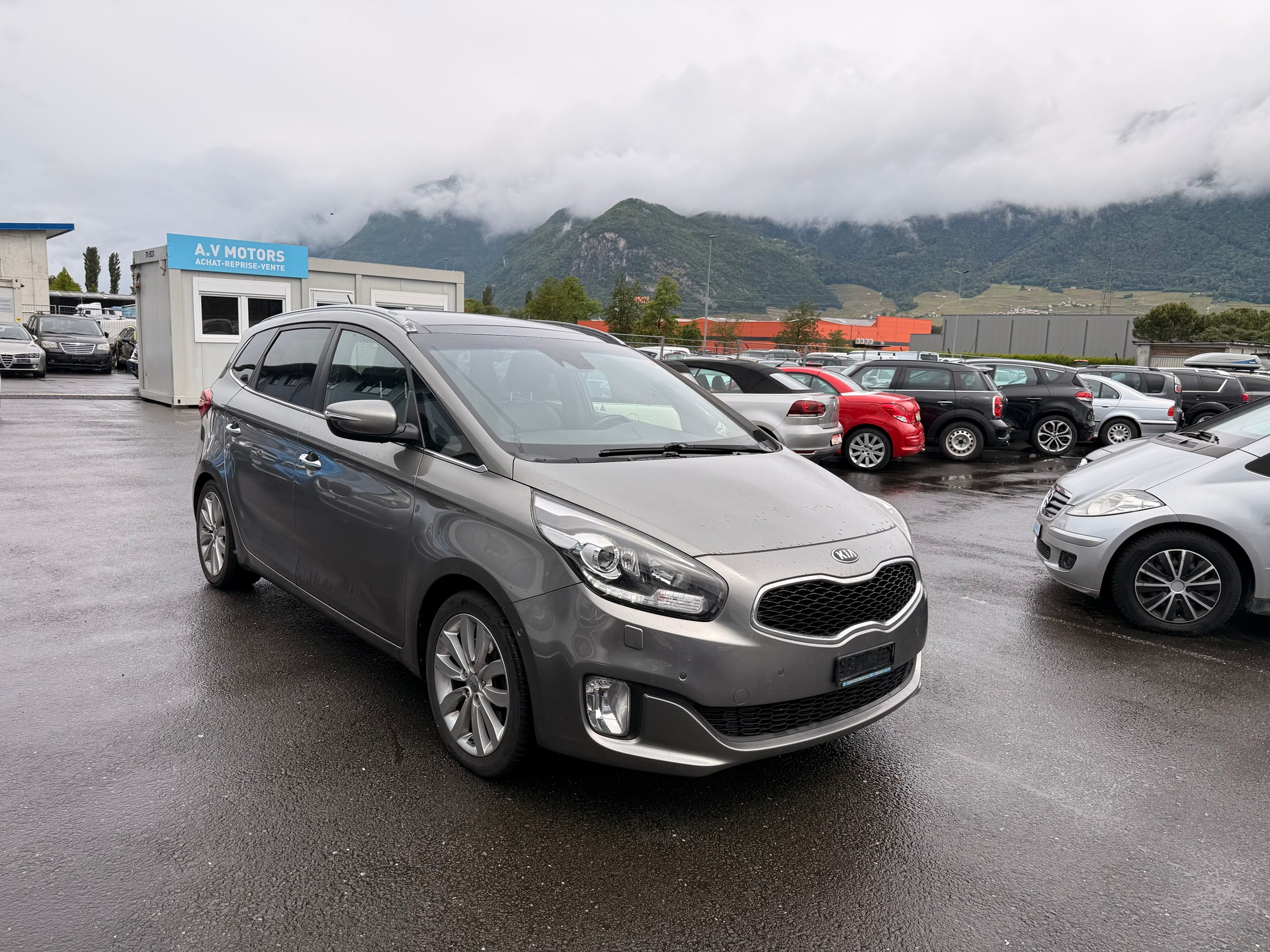 KIA Carens 1.7 CRDi Trend-image-2