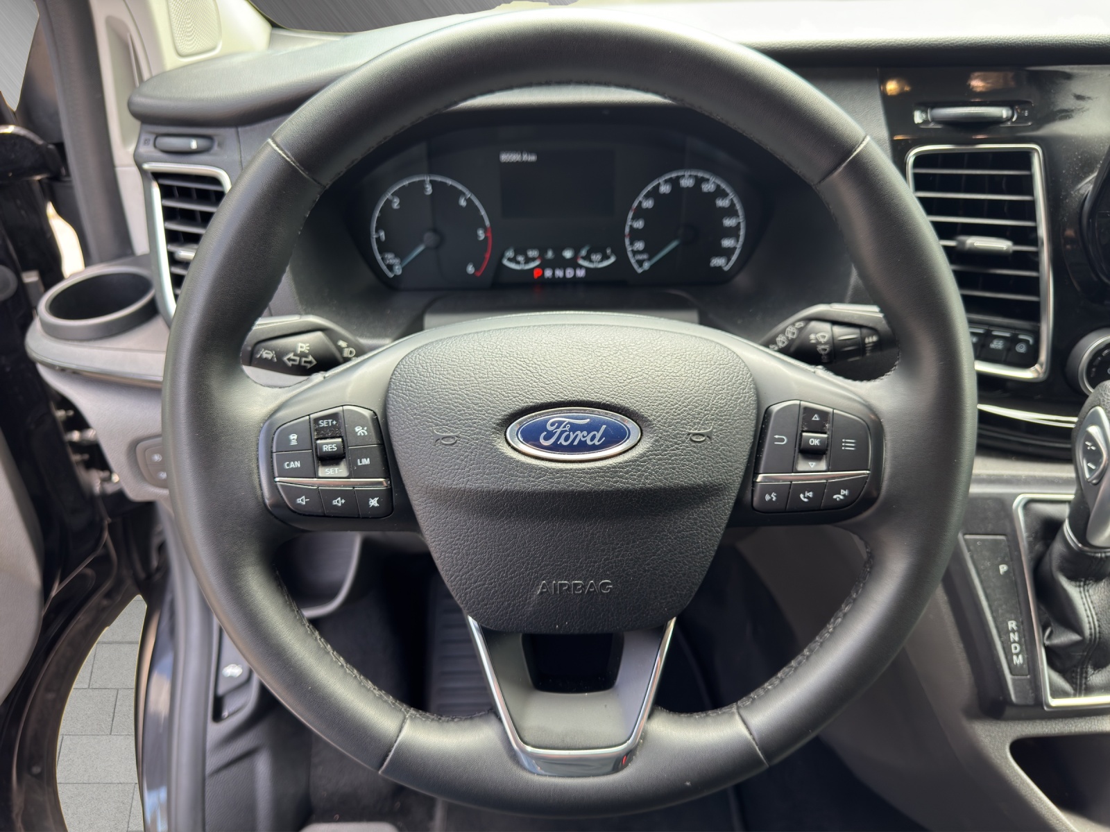 FORD Tourneo Custom Bus 320 L1 2.0 TDCi 185 Sport-image-9