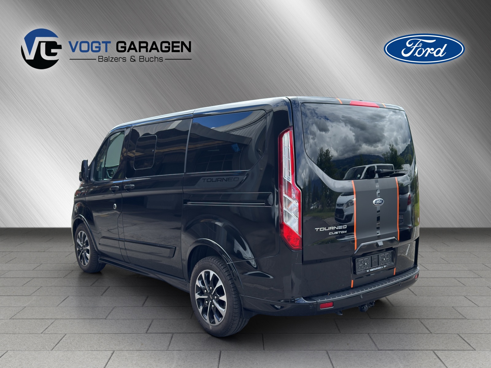 FORD Tourneo Custom Bus 320 L1 2.0 TDCi 185 Sport-image-3