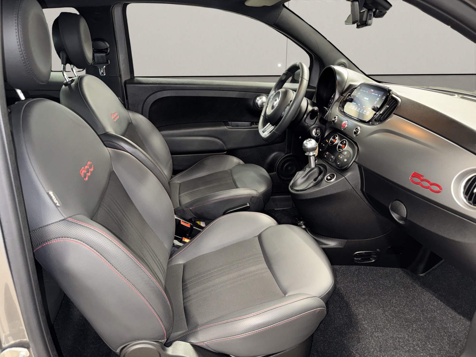 FIAT 500 1.0 Hybrid Sport-image-11