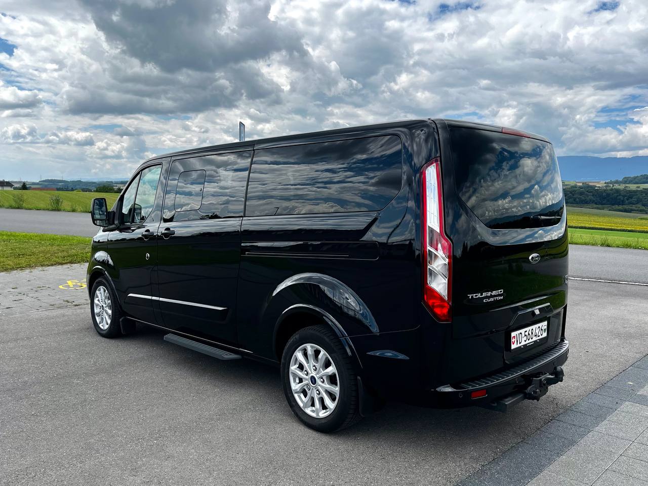 FORD Tourneo Custom 320 L2H1 Titanium-image-2