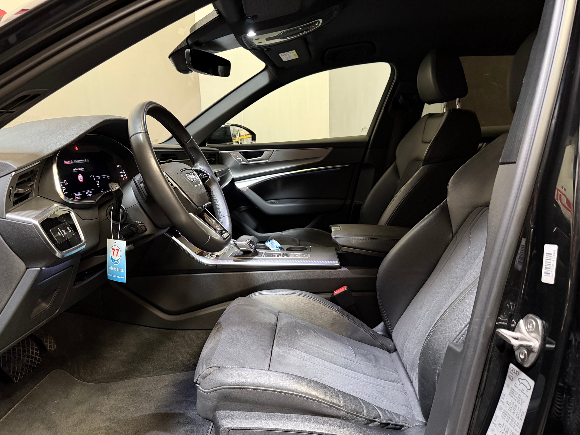 AUDI A6 Avant 45 TFSI Sport S-tronic quattro-image-11