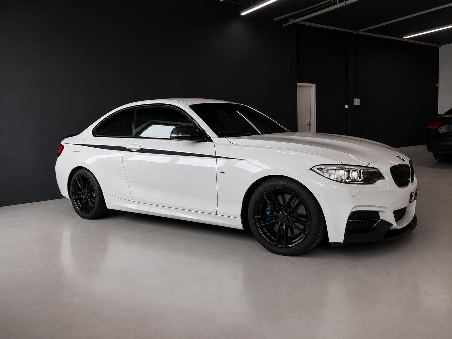 BMW M235i Steptronic-image-3