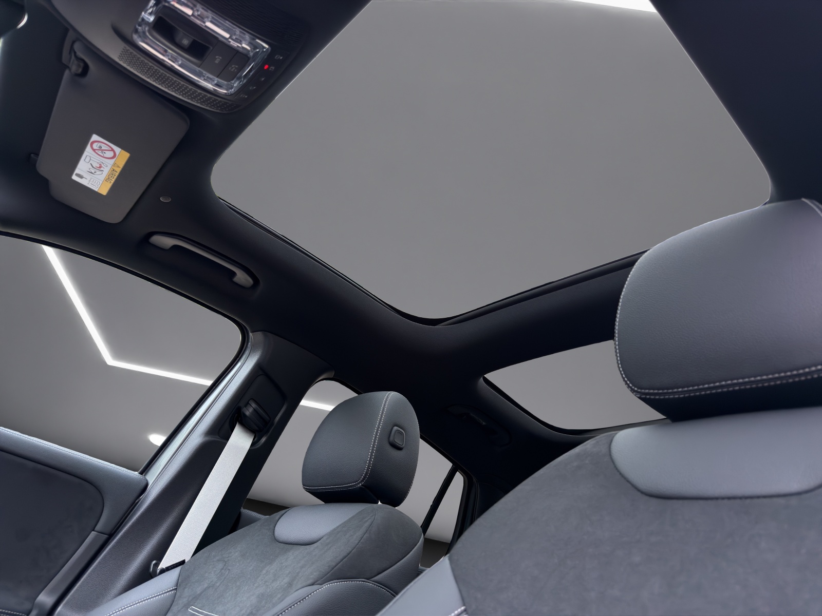 MERCEDES-BENZ GLA 200 Night Star 7G-DCT-image-12