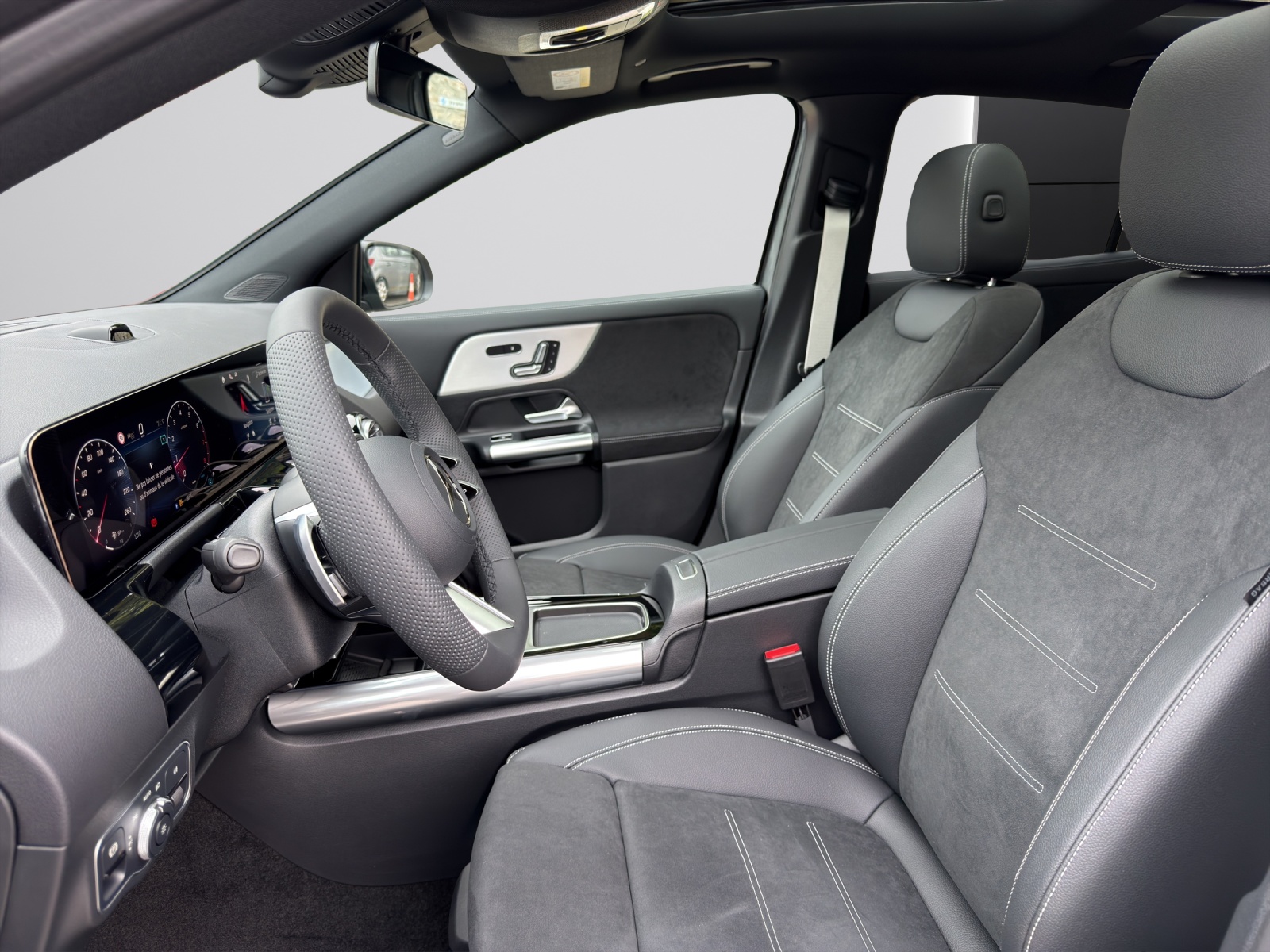 MERCEDES-BENZ GLA 200 Night Star 7G-DCT-image-7