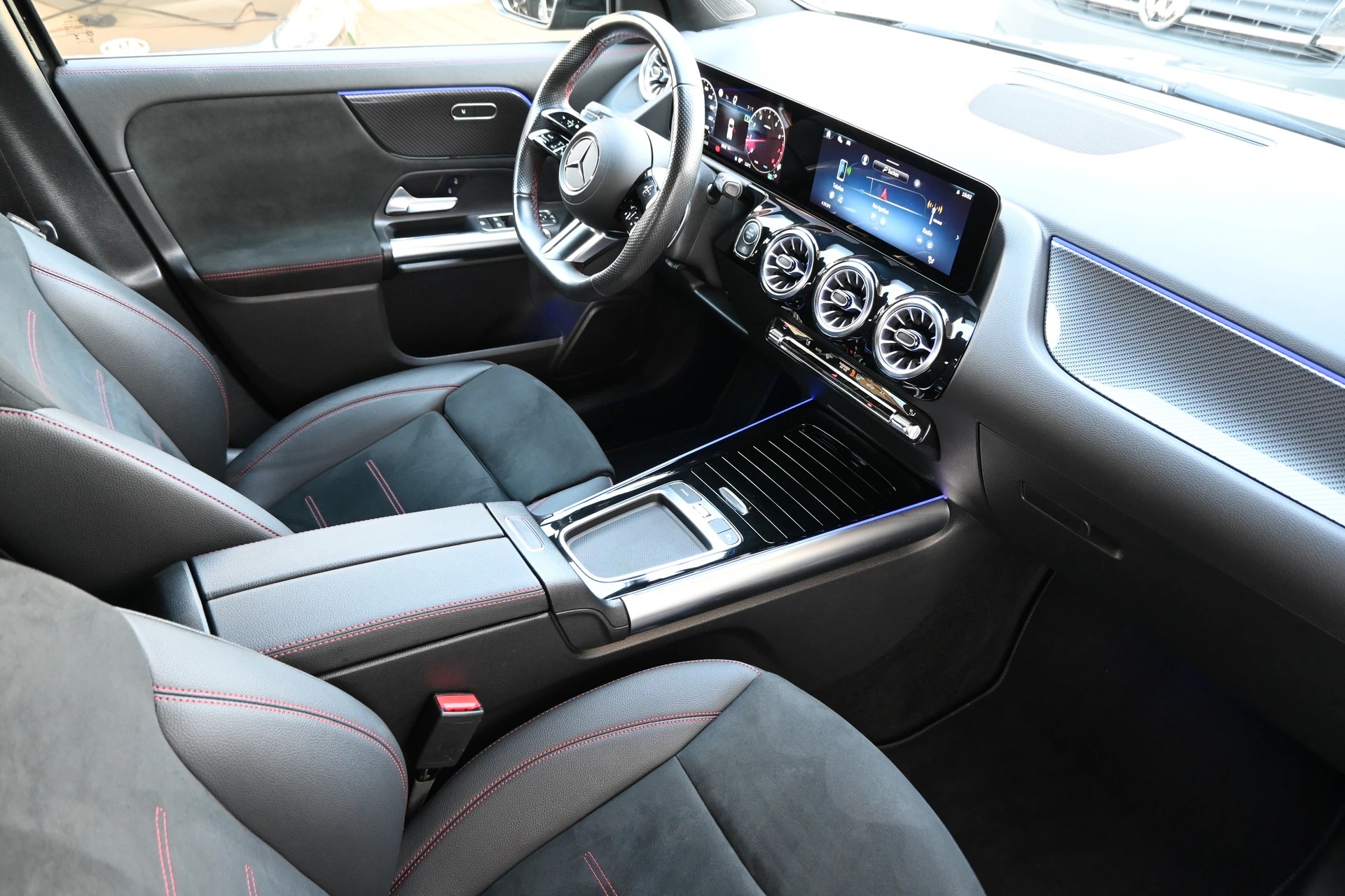 MERCEDES-BENZ GLA 200 AMG Line 7G-DCT + Facelift Modell-image-10