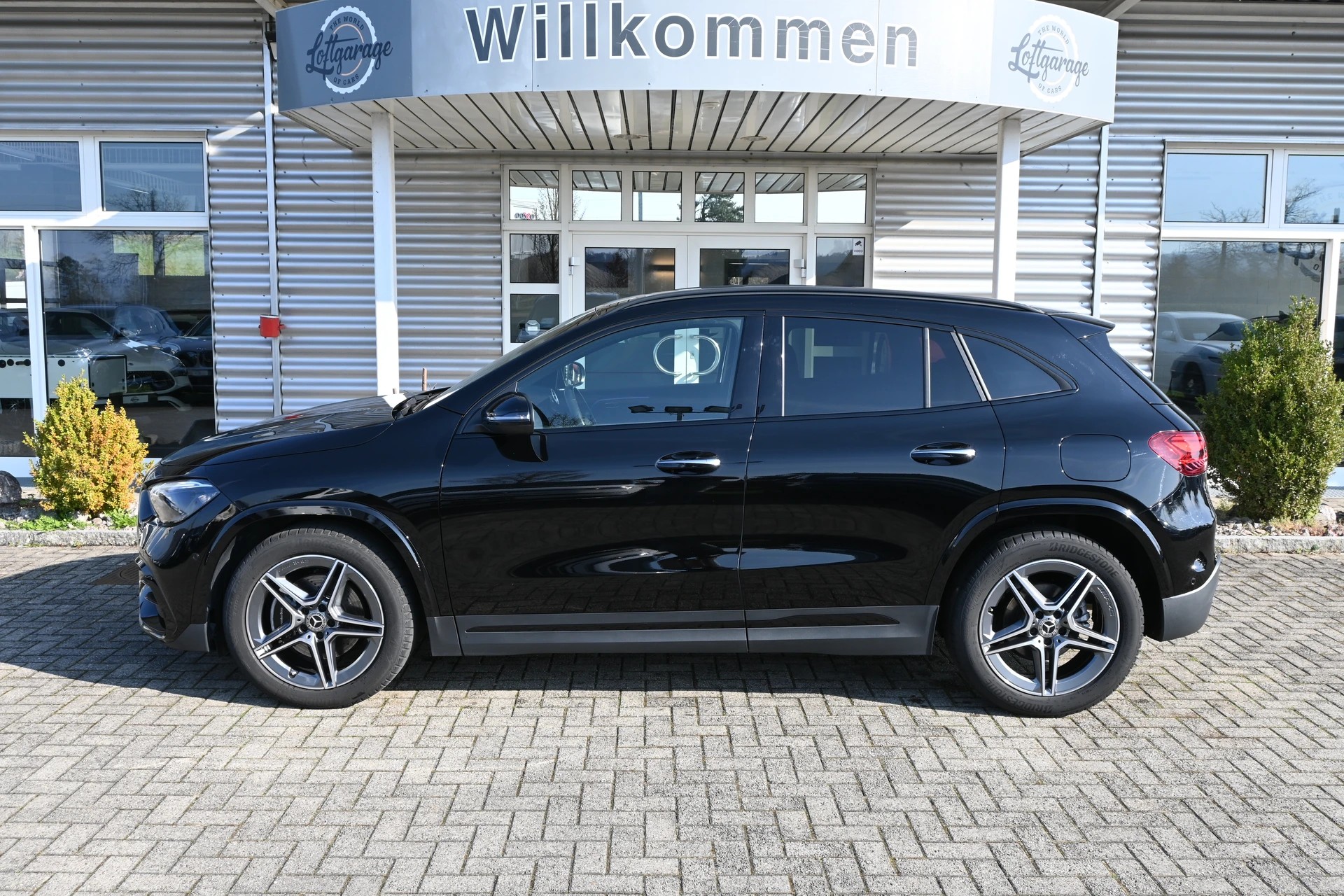 MERCEDES-BENZ GLA 200 AMG Line 7G-DCT + Facelift Modell-image-5