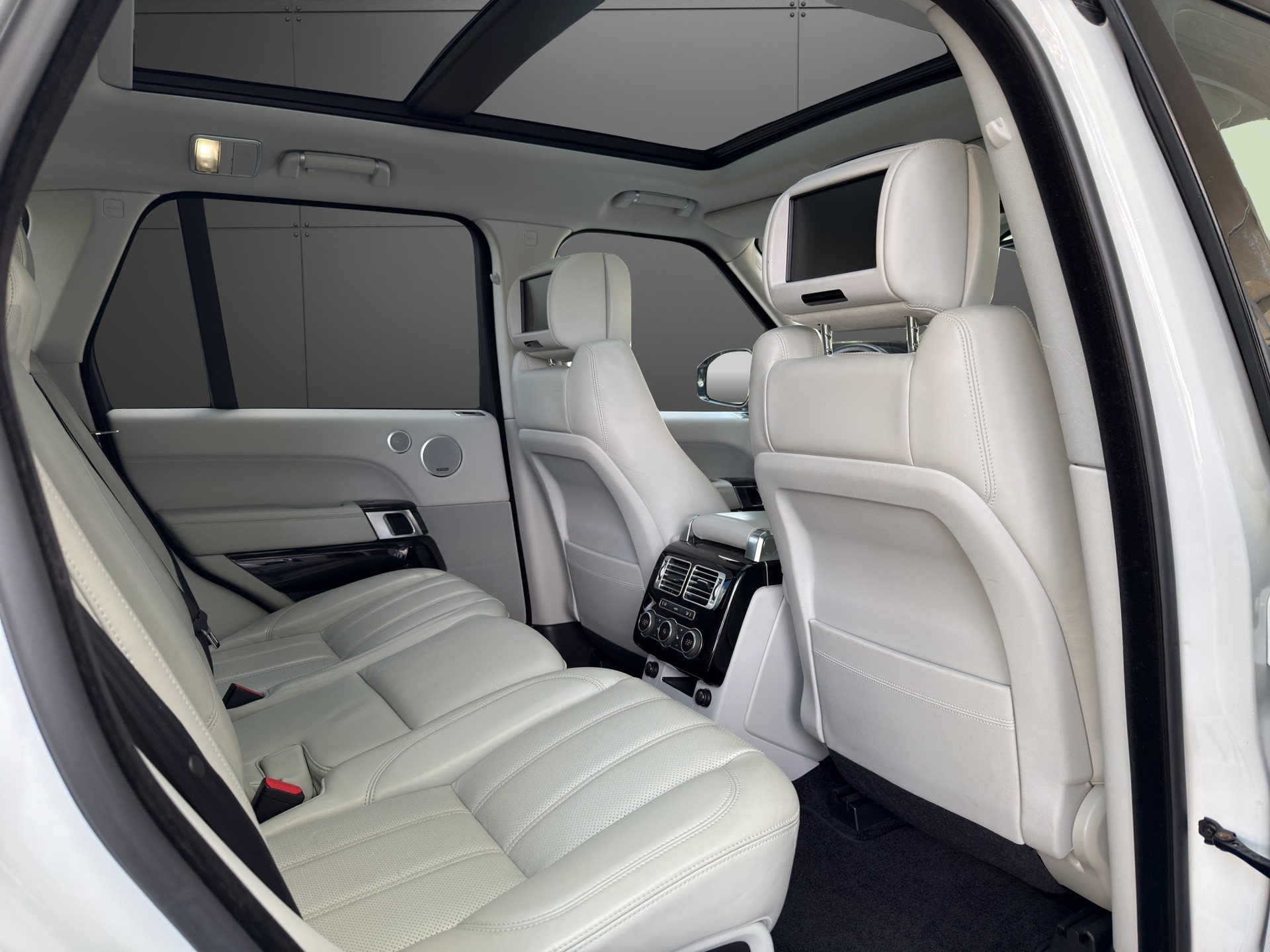 LAND ROVER Range Rover 3.0 TDV6 Vogue Automatic-image-8