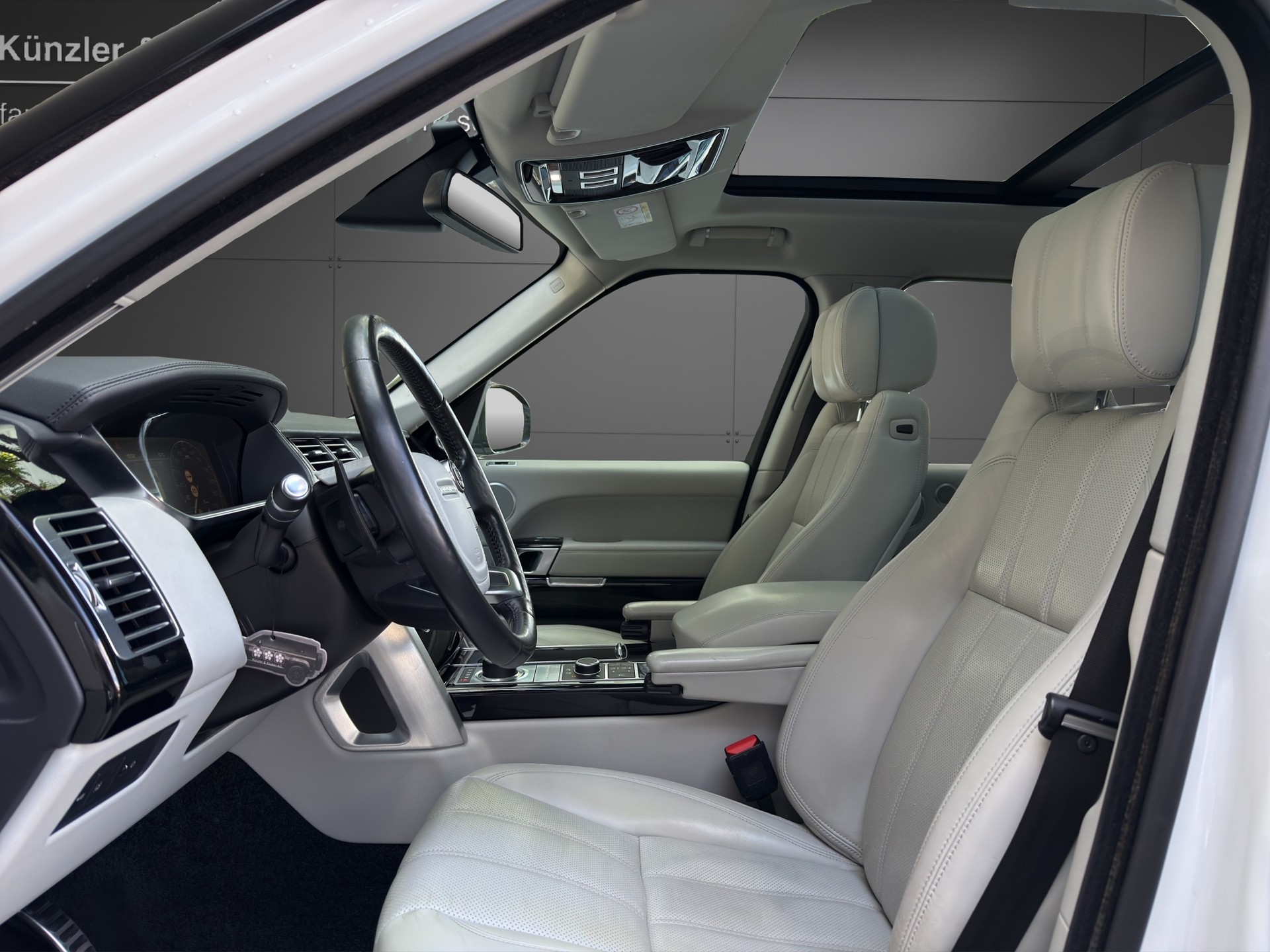 LAND ROVER Range Rover 3.0 TDV6 Vogue Automatic-image-5