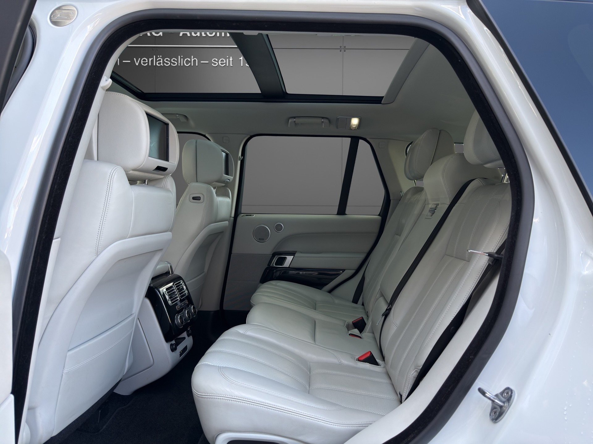 LAND ROVER Range Rover 3.0 TDV6 Vogue Automatic-image-6