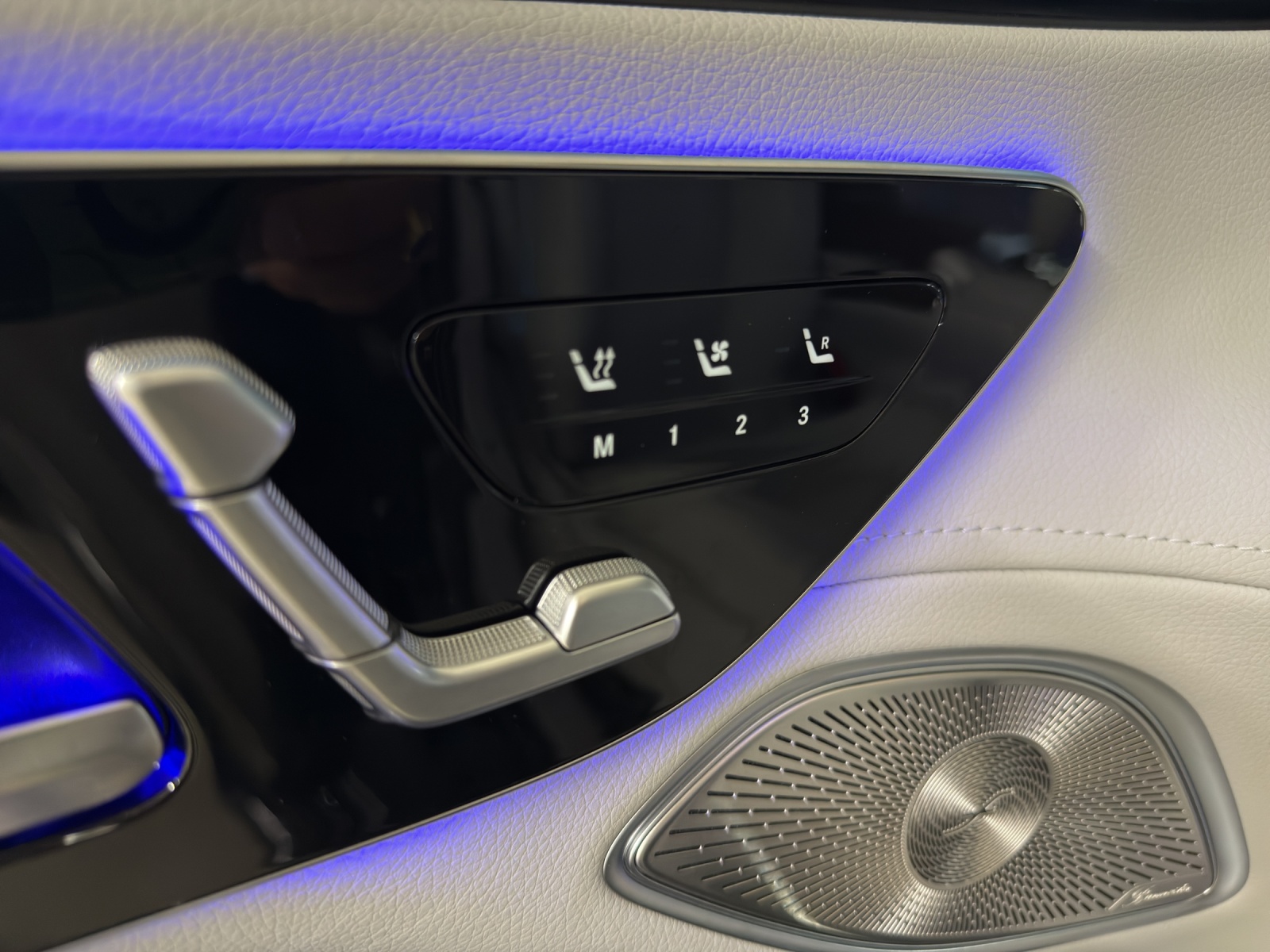 MERCEDES-BENZ EQS SUV 450 4Matic Executive Edition-image-18