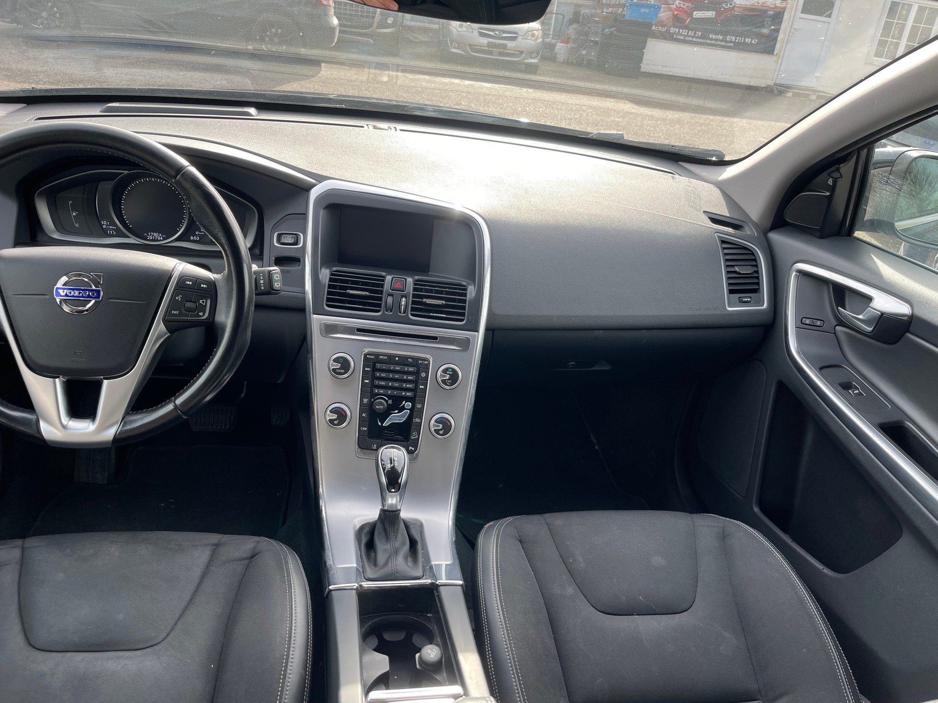 VOLVO XC60 T5 AWD Summum Geartronic-image-5