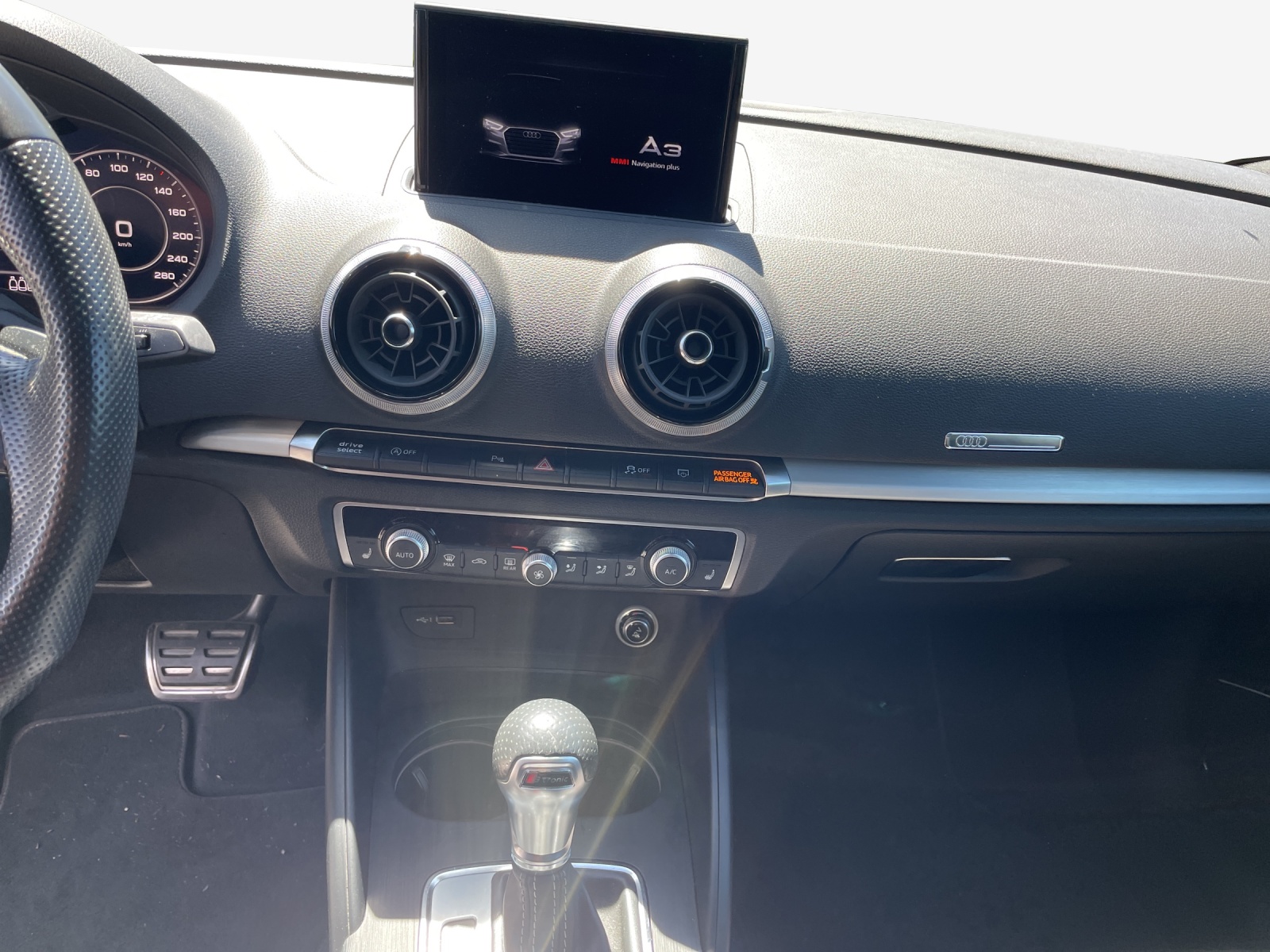 AUDI A3 Sportback 1.5 TFSI S-tronic Sport-image-10
