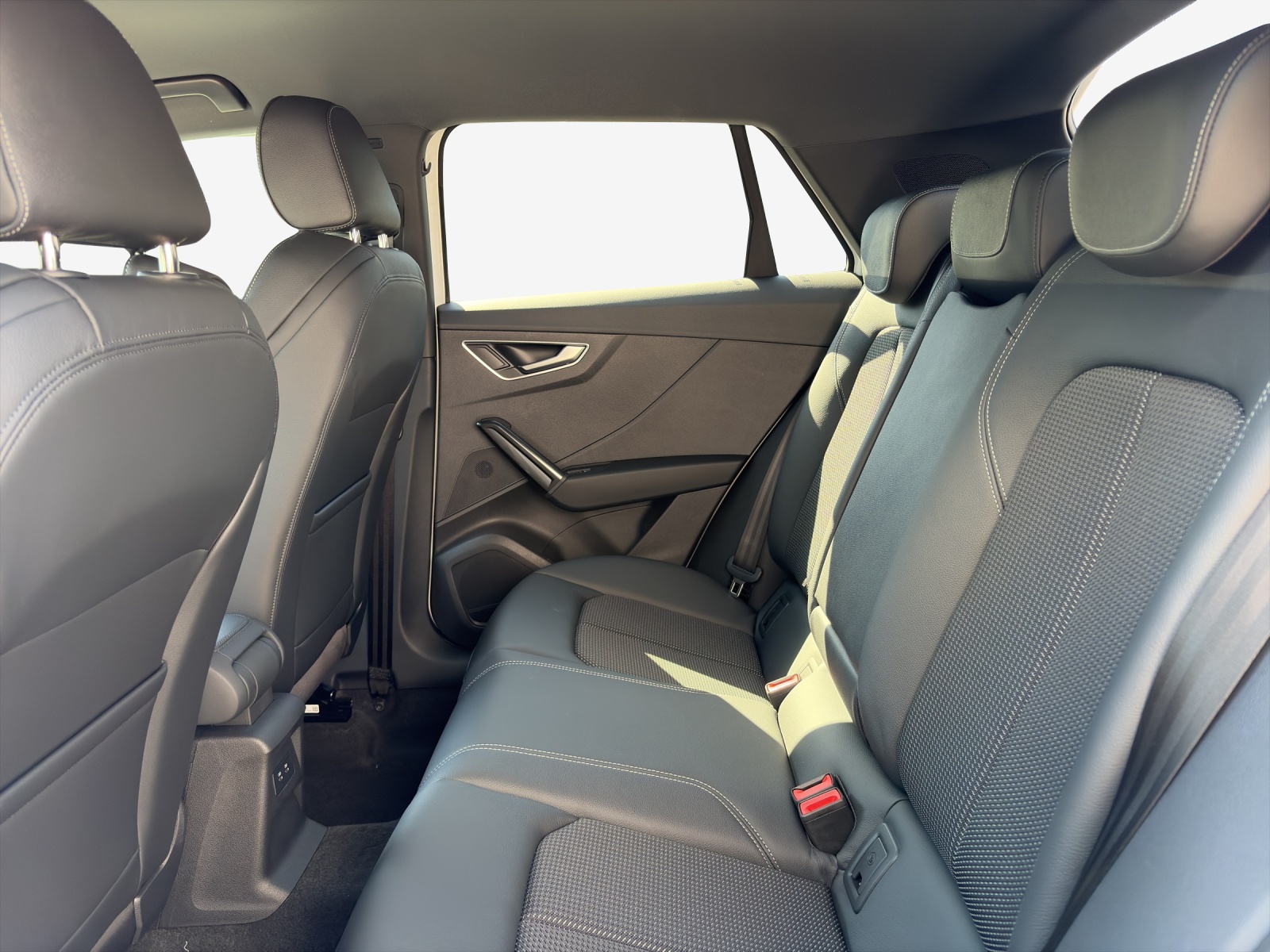 AUDI Q2 35 TDI advanced quattro S-tronic-image-11