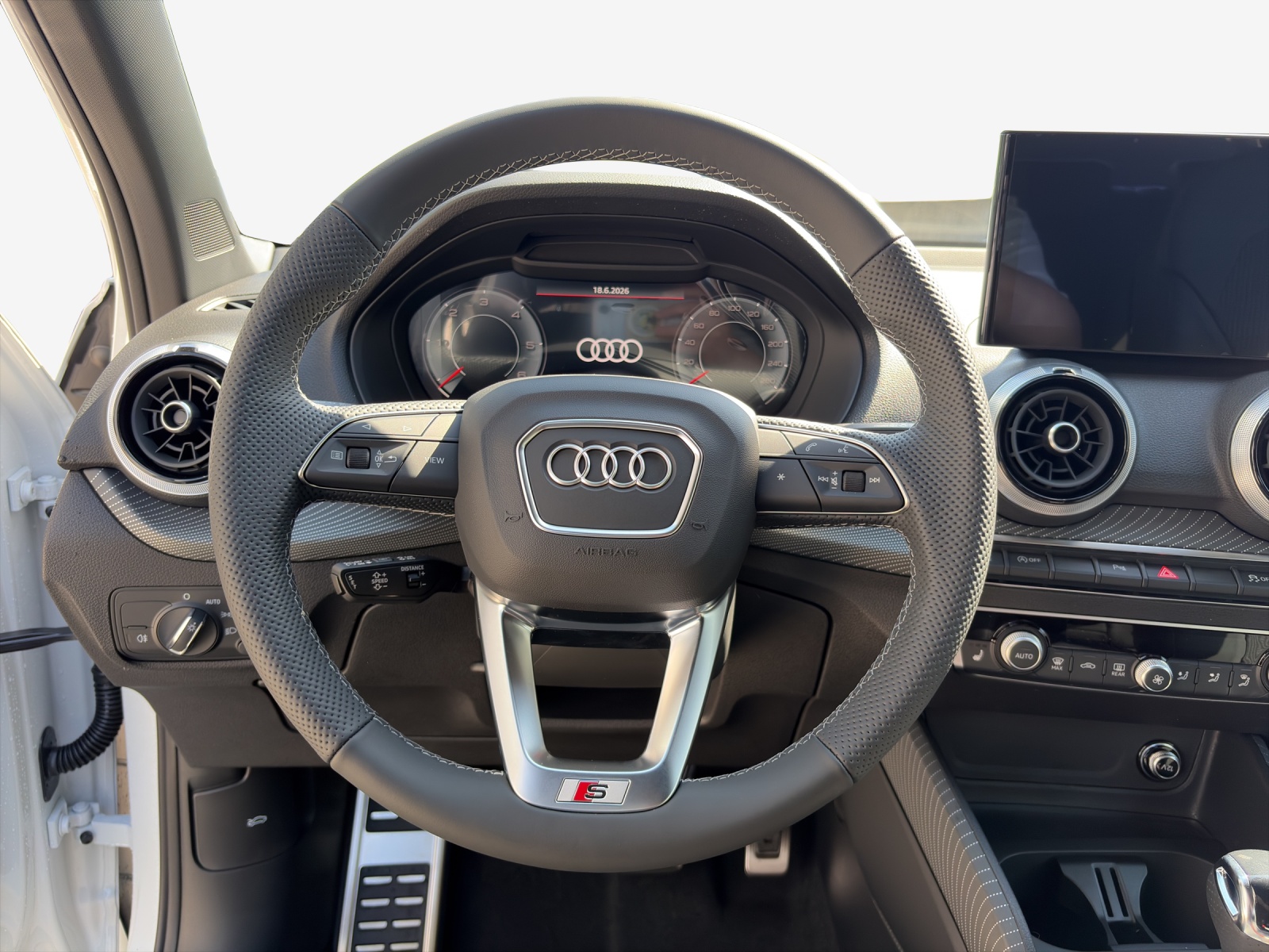 AUDI Q2 35 TDI advanced quattro S-tronic-image-9